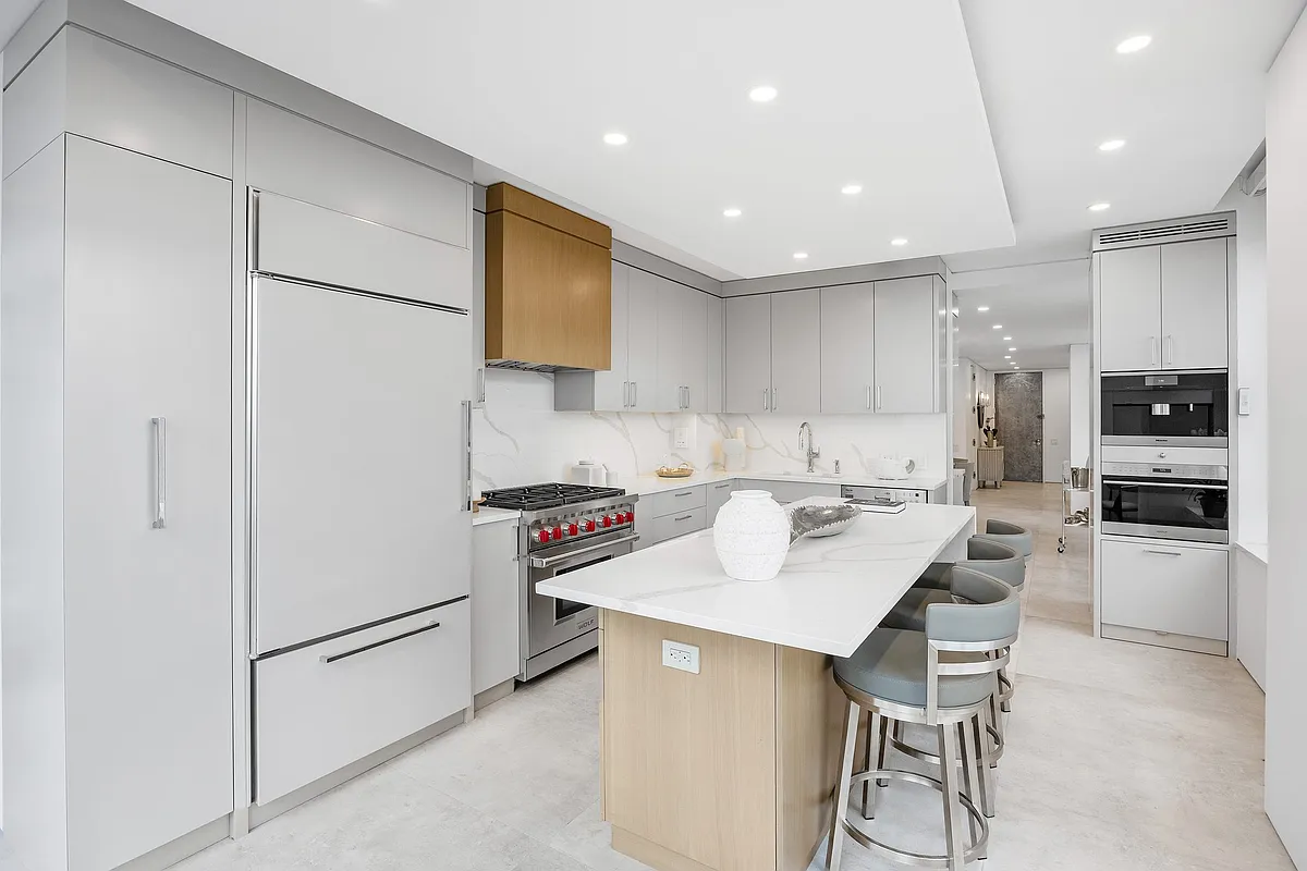 422 E 72nd Street 37AD