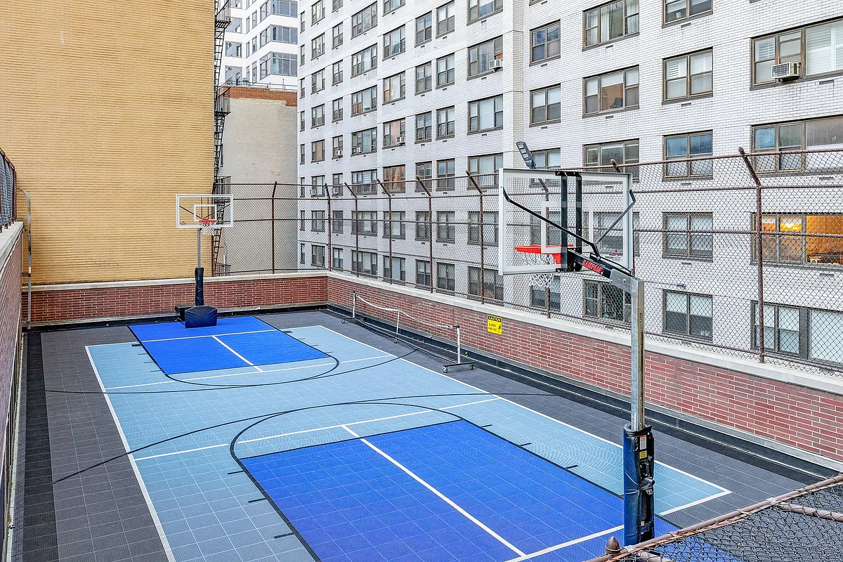 422 E 72nd Street 37AD
