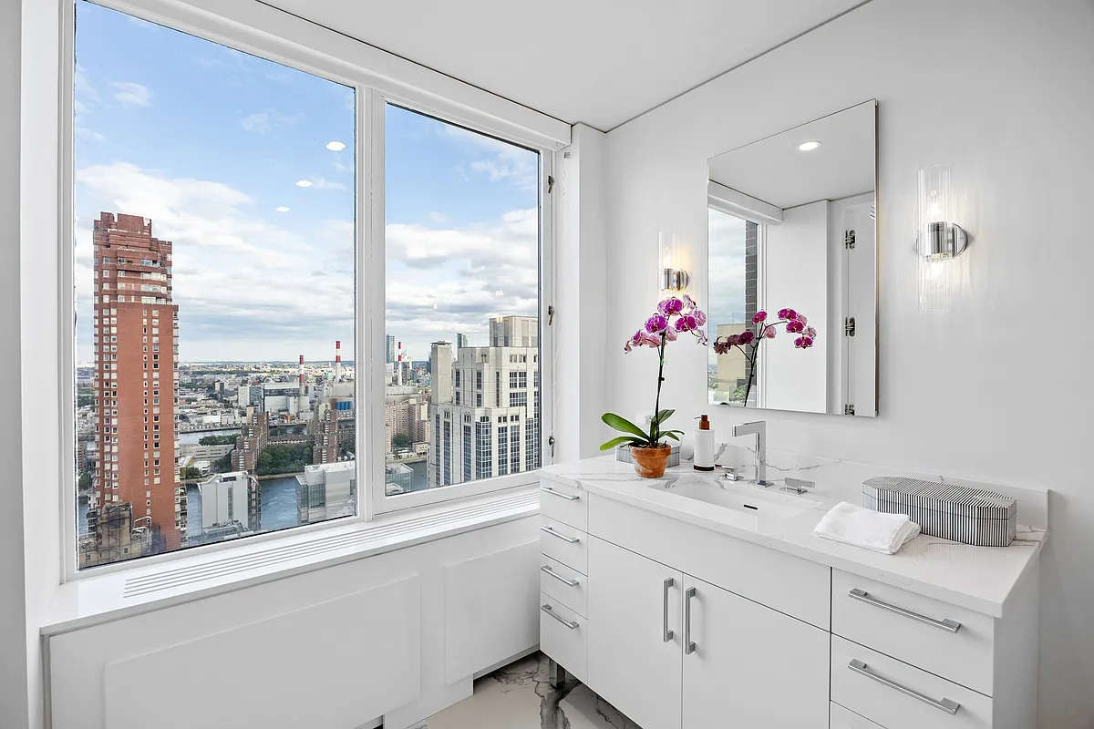 422 E 72nd Street 37AD