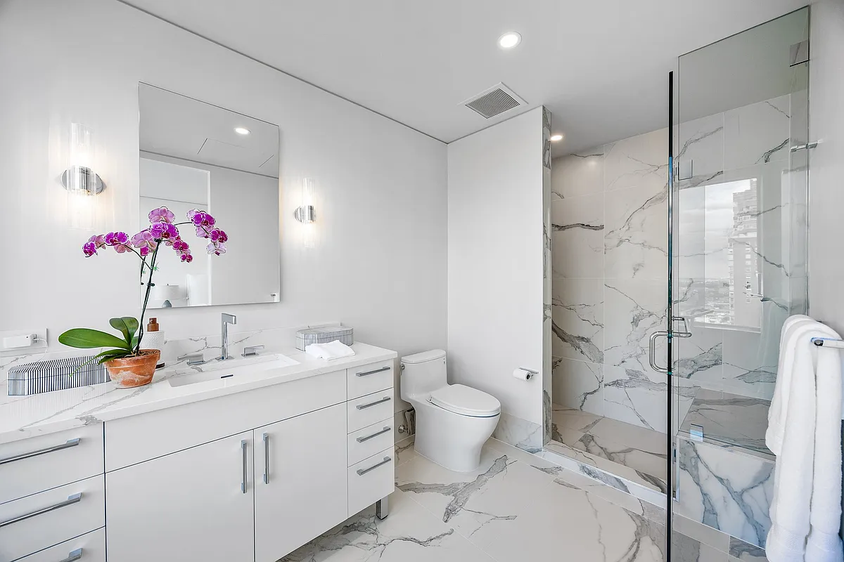 422 E 72nd Street 37AD