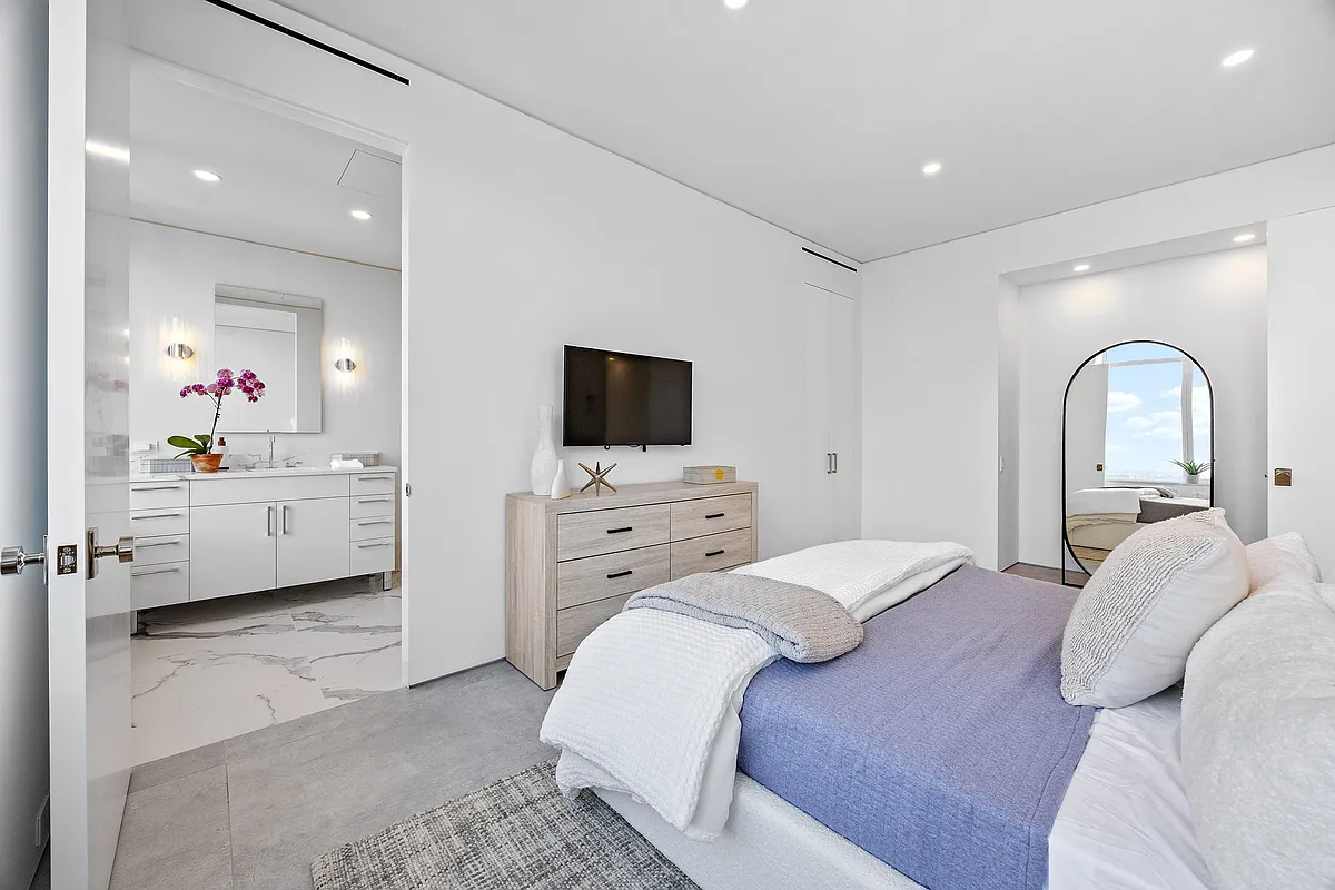 422 E 72nd Street 37AD