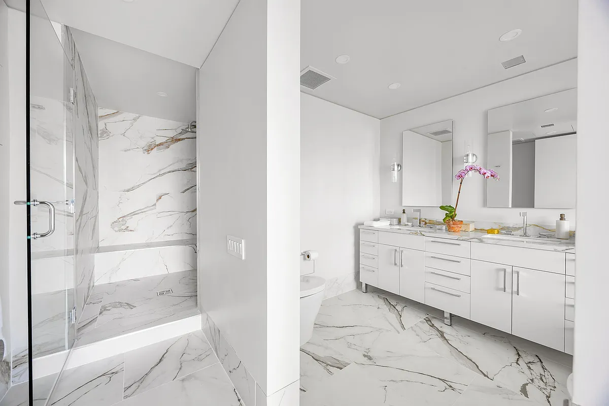 422 E 72nd Street 37AD