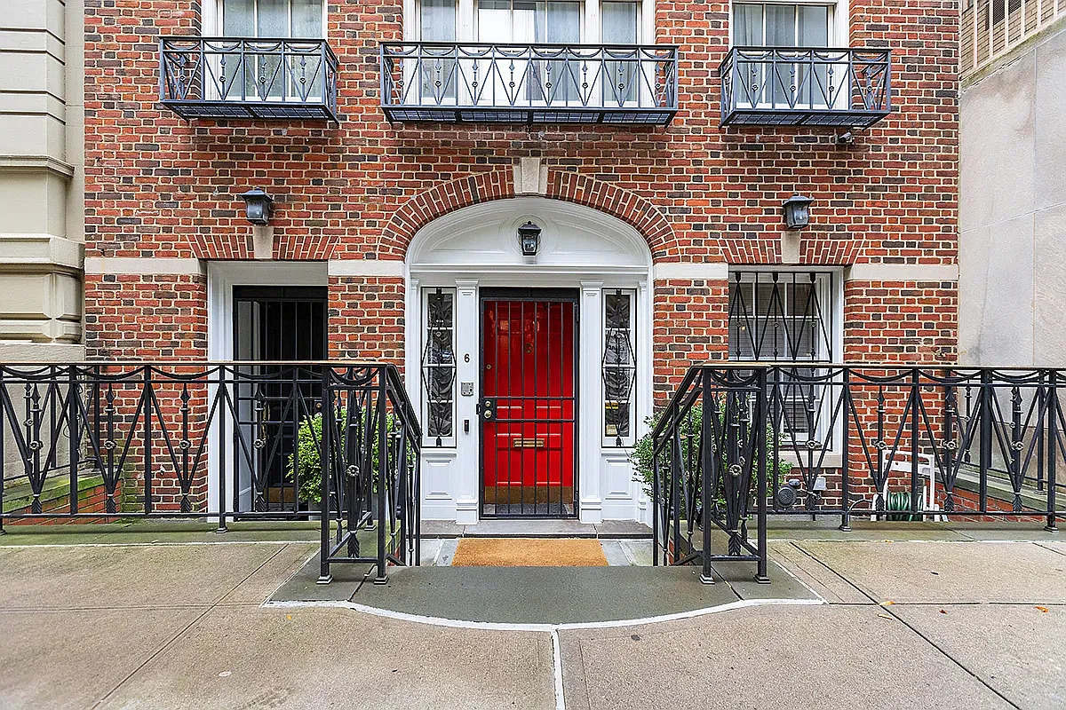 6 E 69th Street