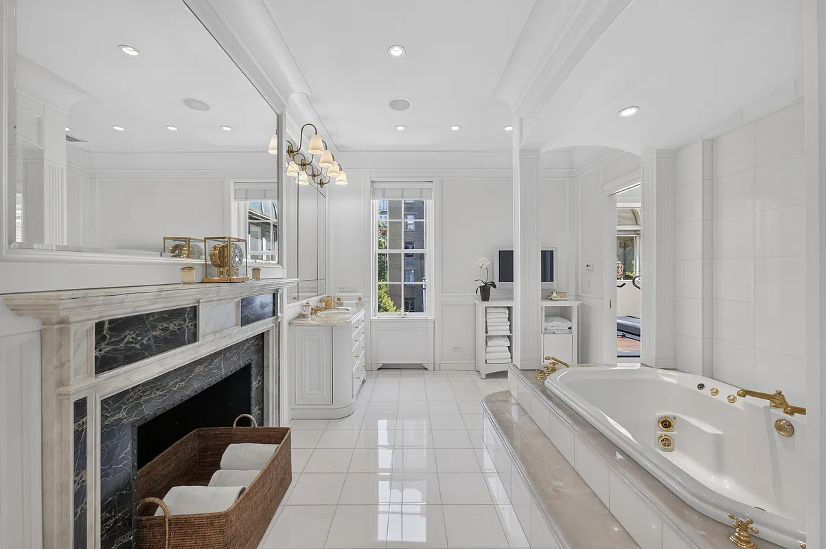 6 E 69th Street