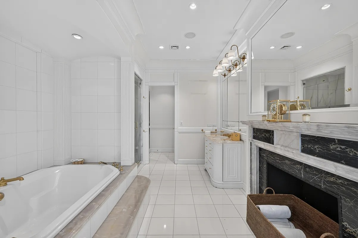 6 E 69th Street