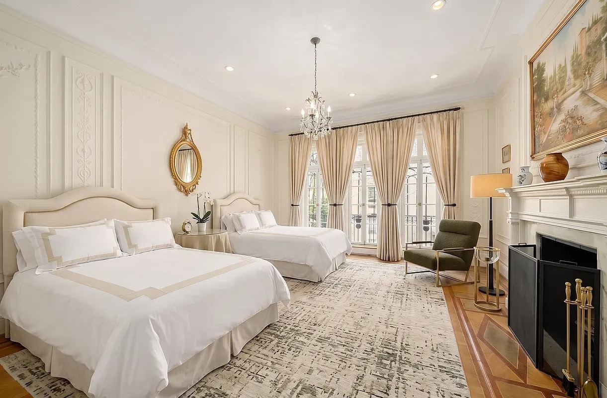 6 E 69th Street