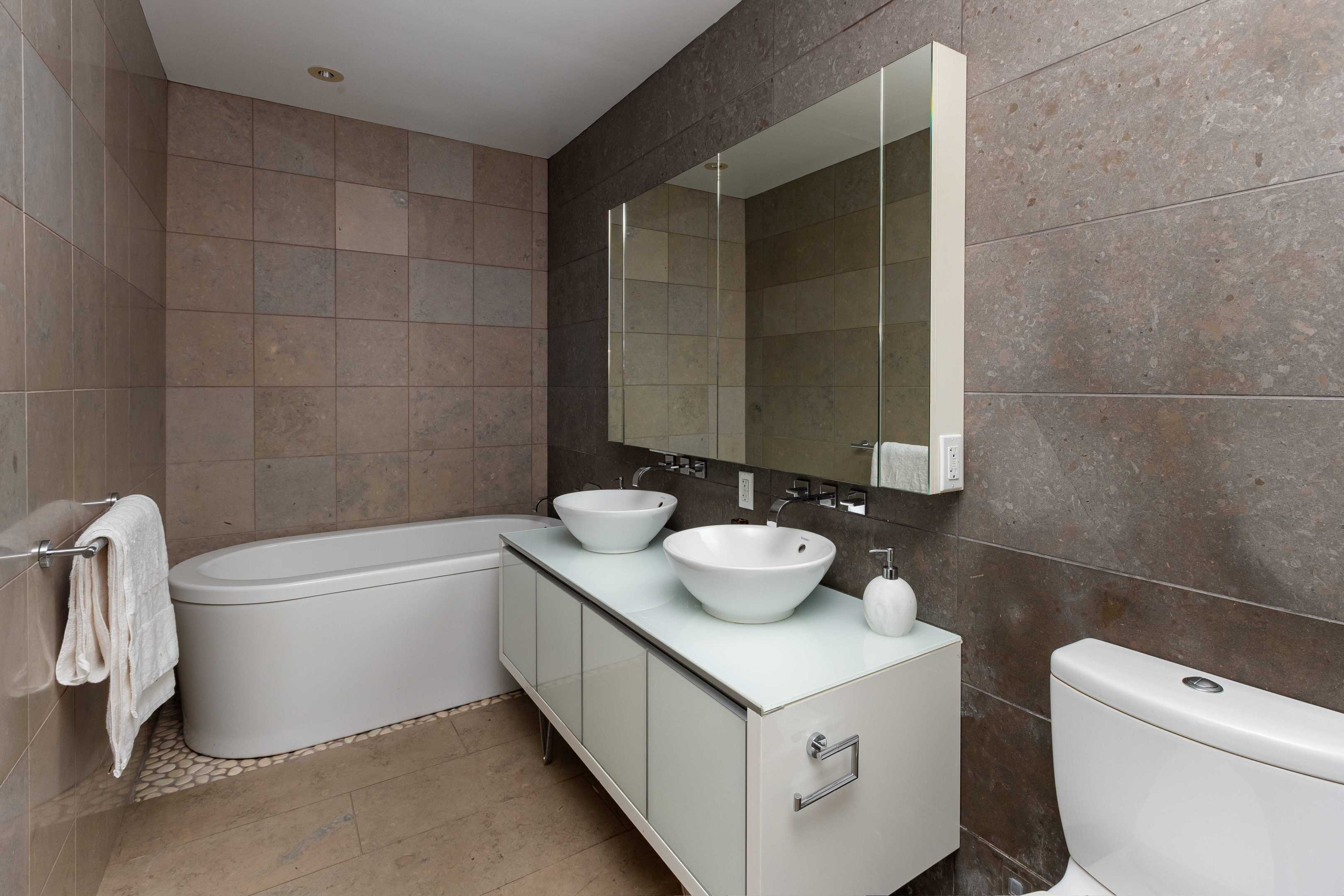 247 W 46th Street 3104