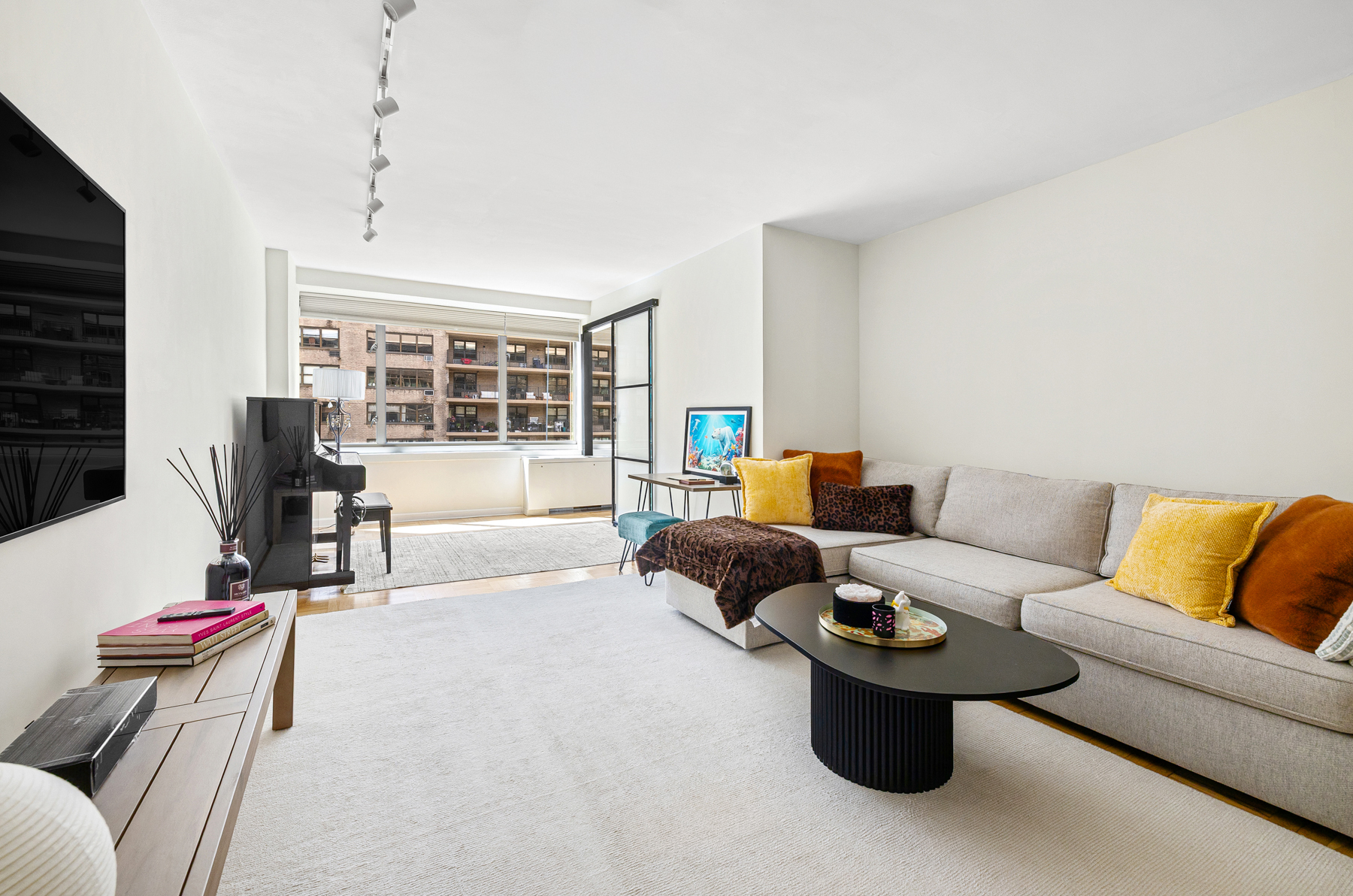 315 W 70th Street 14B2