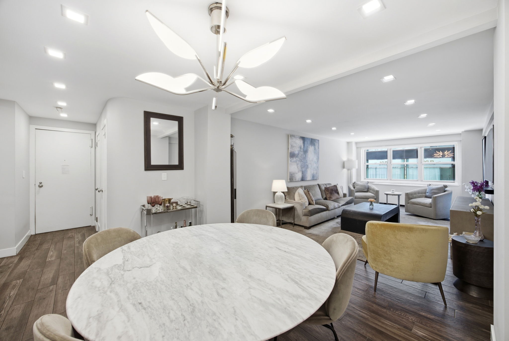 211 E 53rd Street 4K