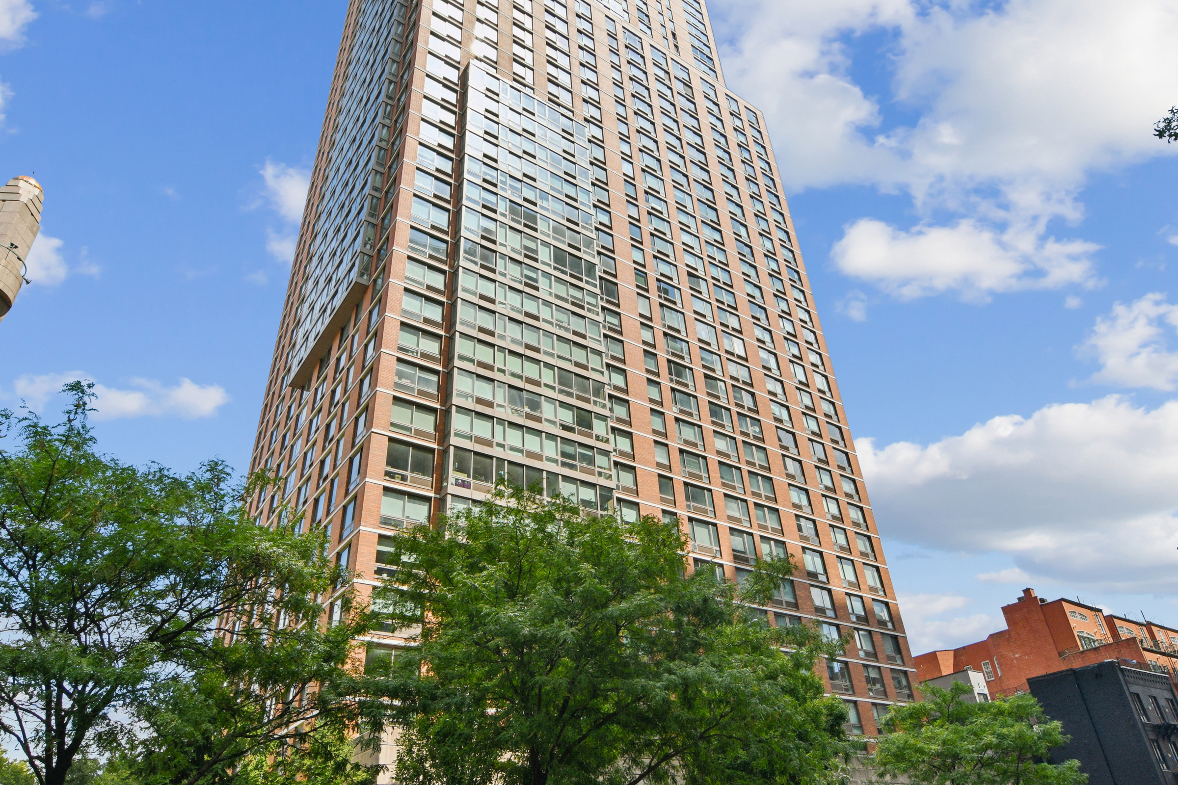 215 E 96th Street 27E