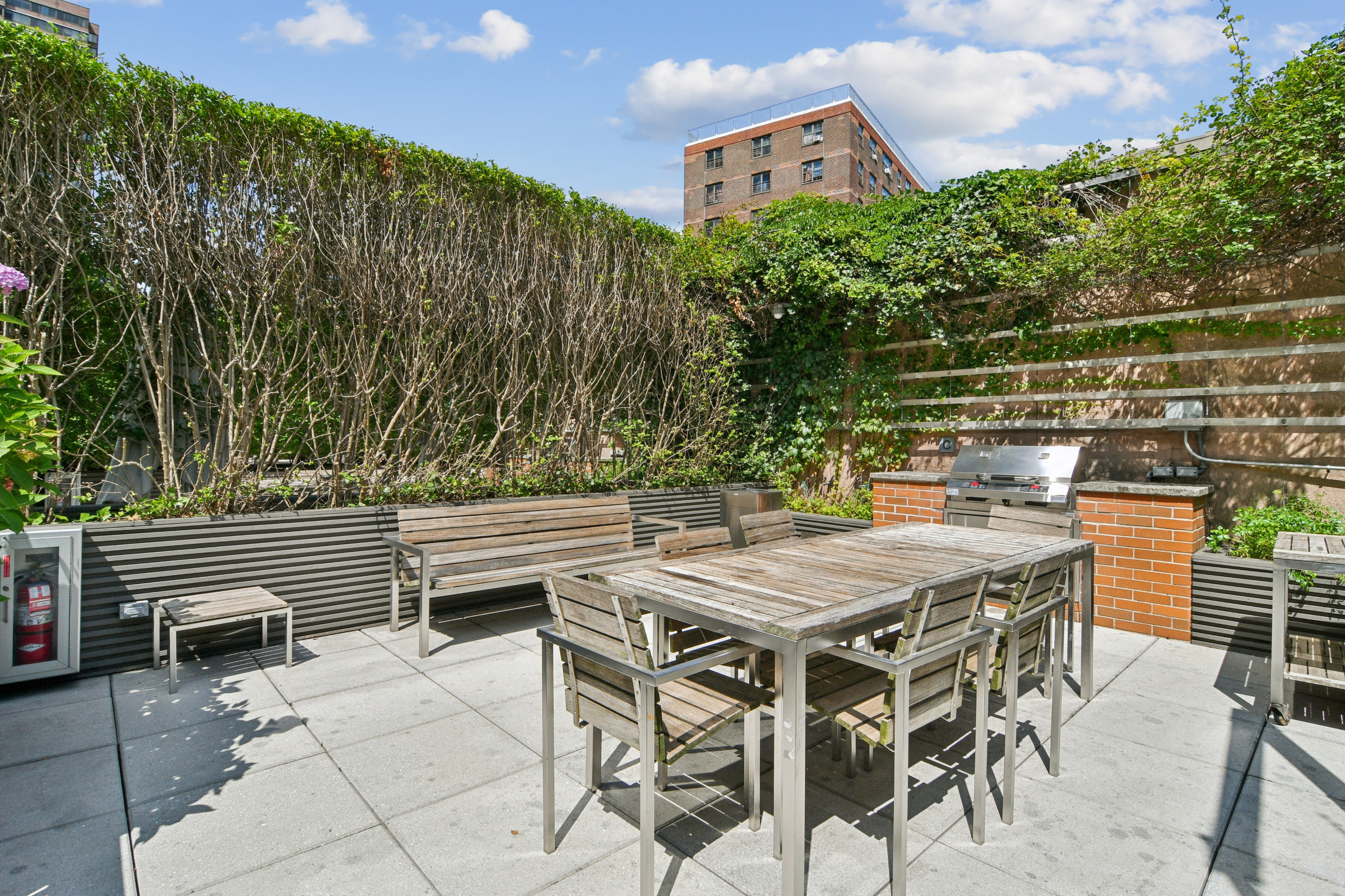 215 E 96th Street 27E