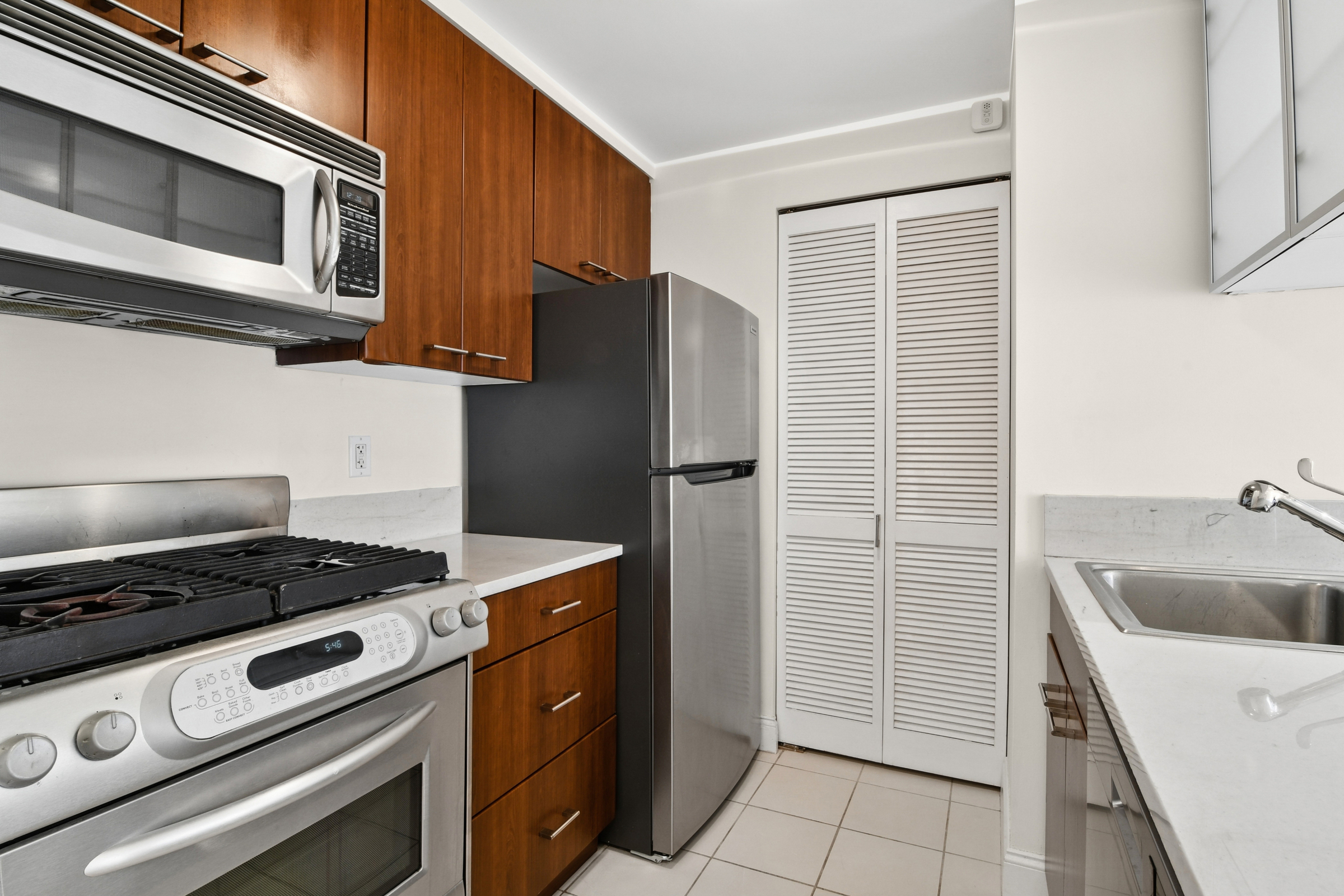 215 E 96th Street 27E