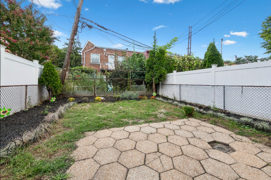 32-11 71st Street N/A