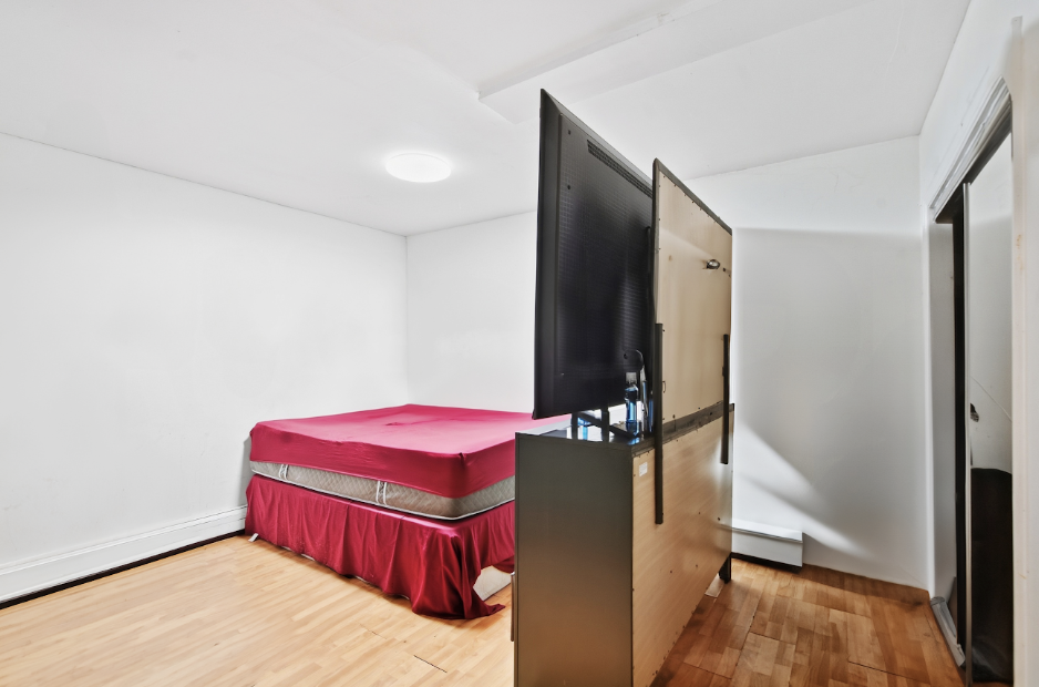 1047 Dekalb Avenue N/A