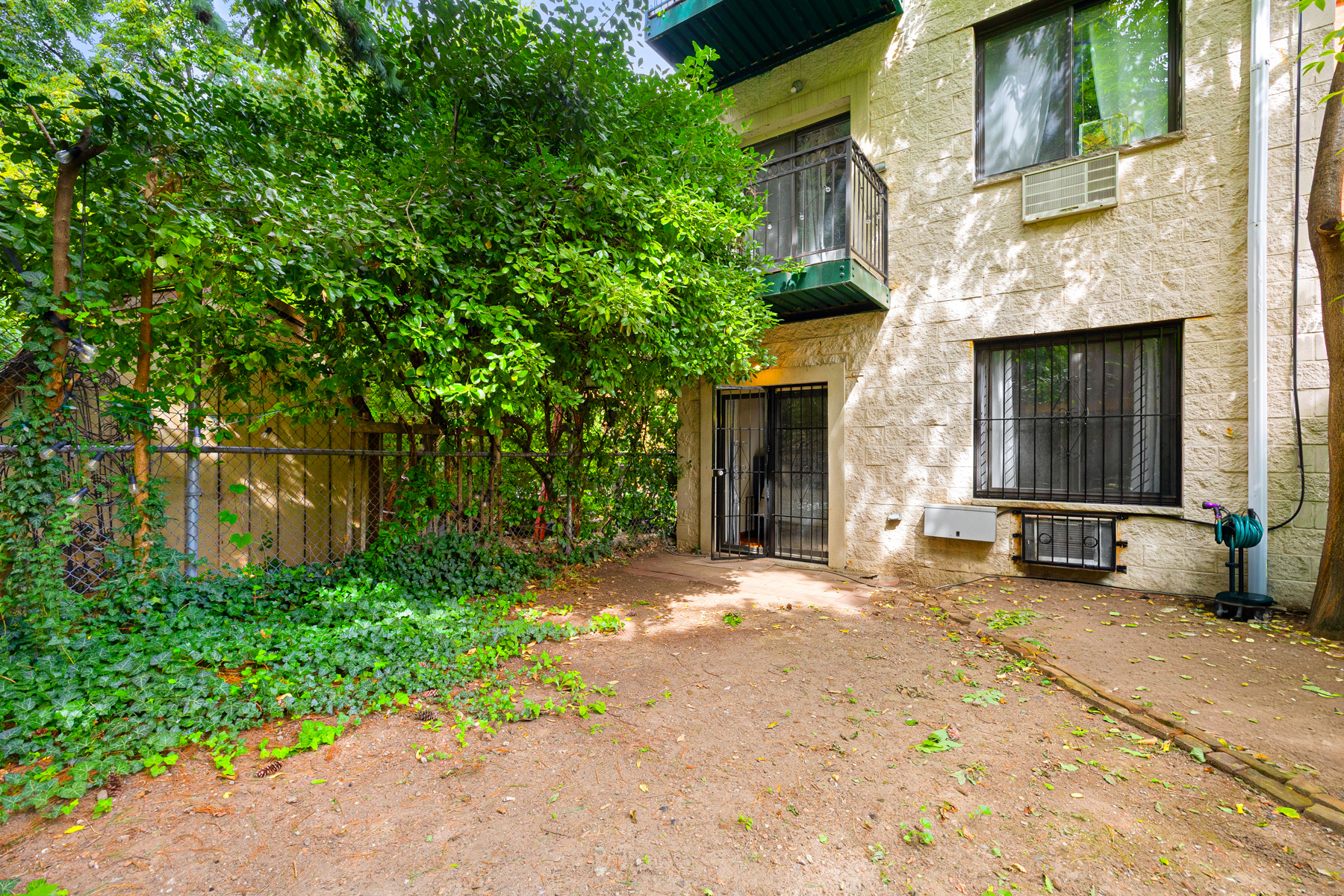 10 E 129th Street TH