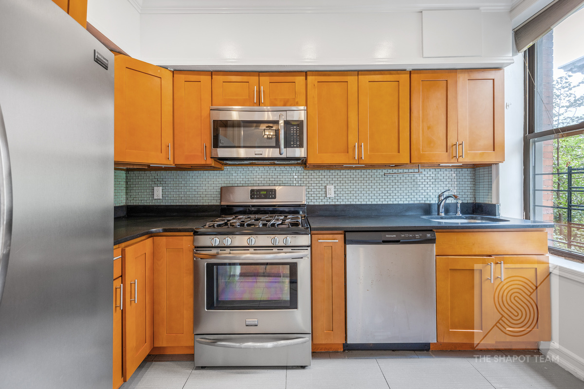 160 Wadsworth Avenue 307