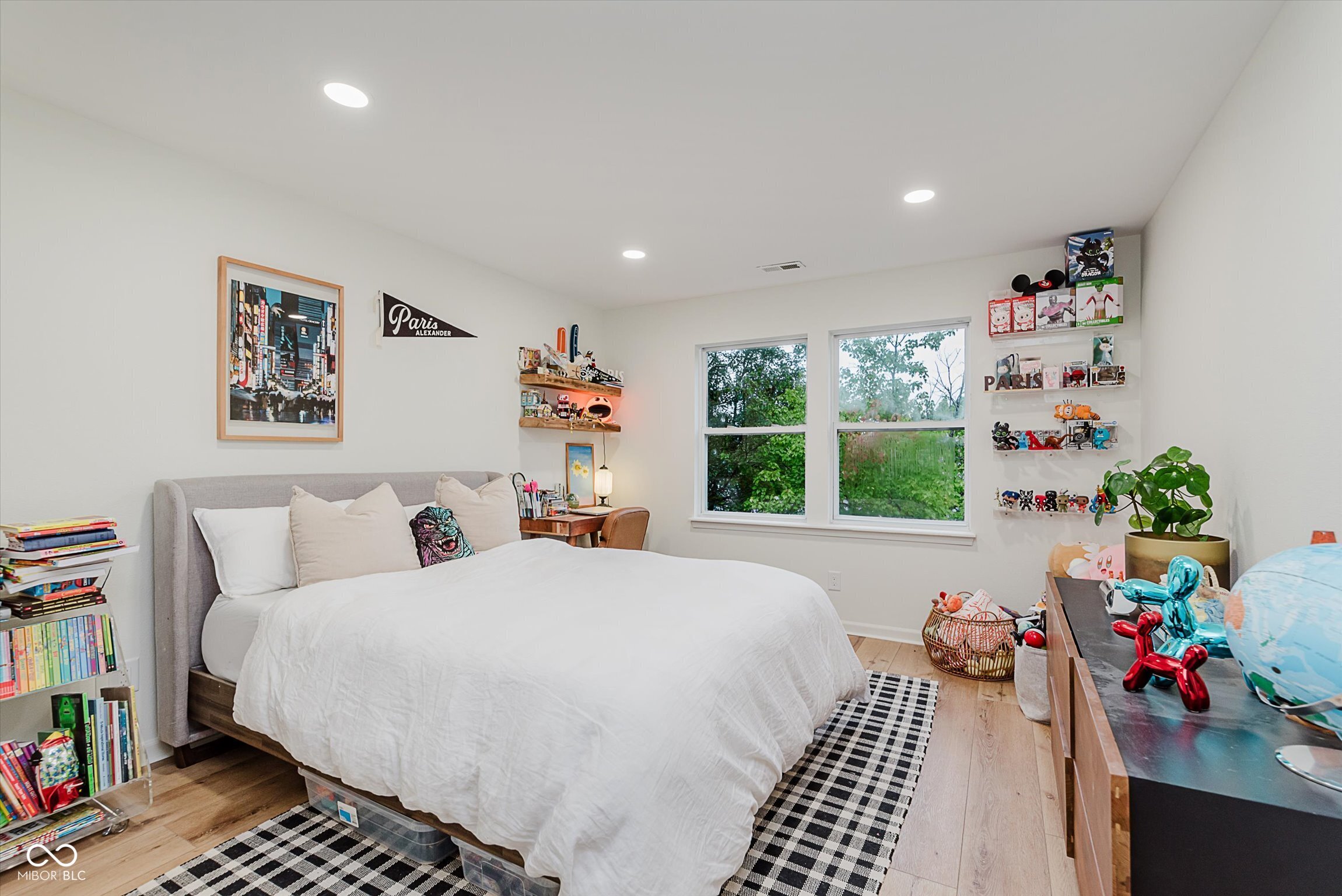 12082 Aldenham Boulevard