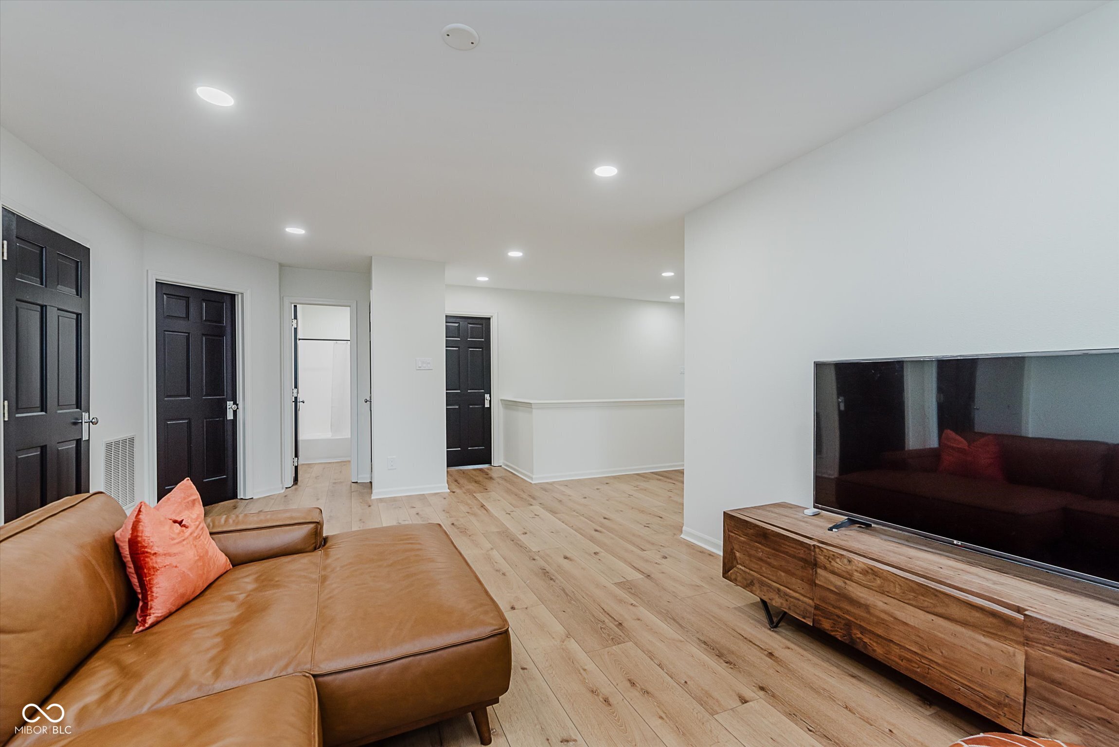 12082 Aldenham Boulevard