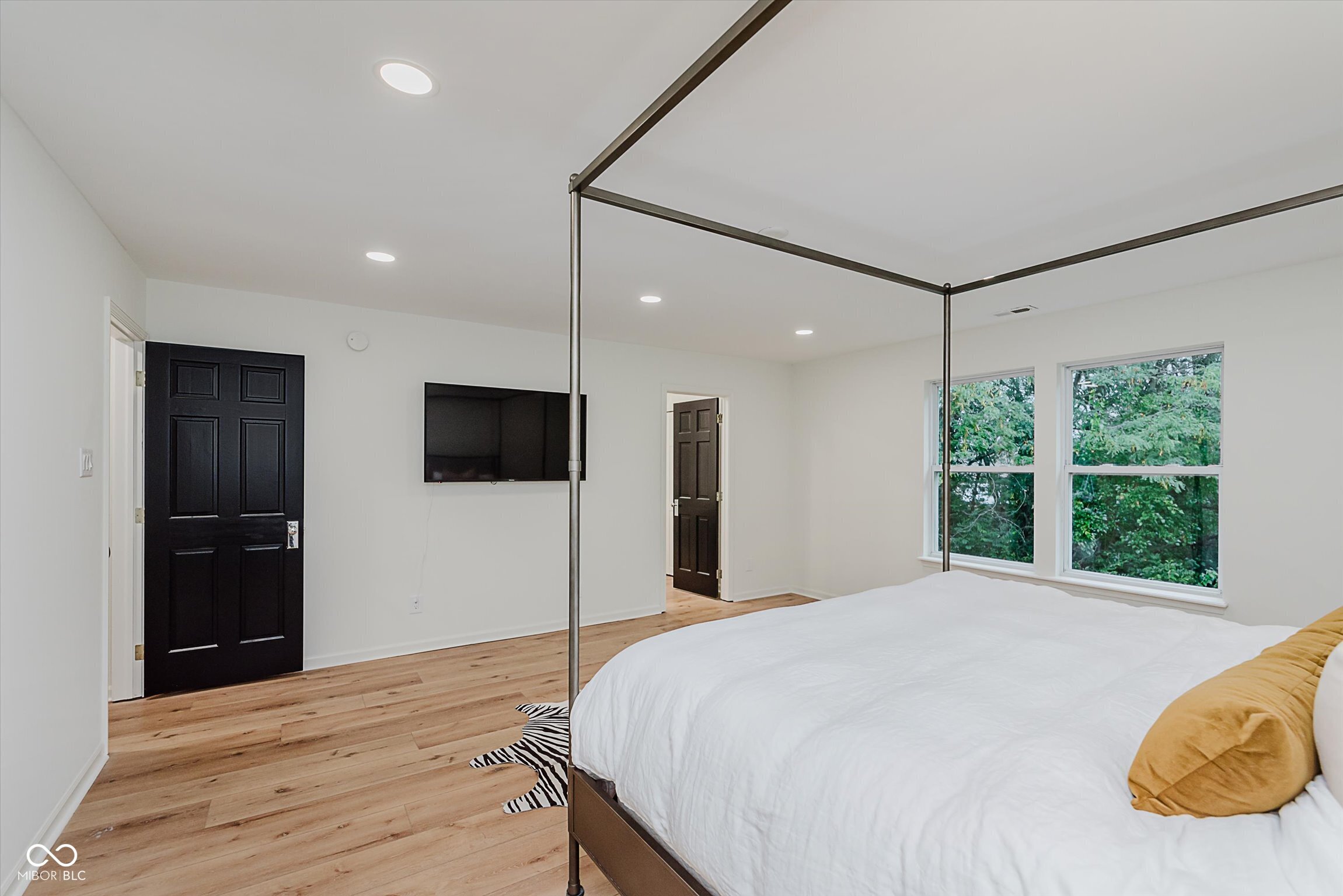 12082 Aldenham Boulevard