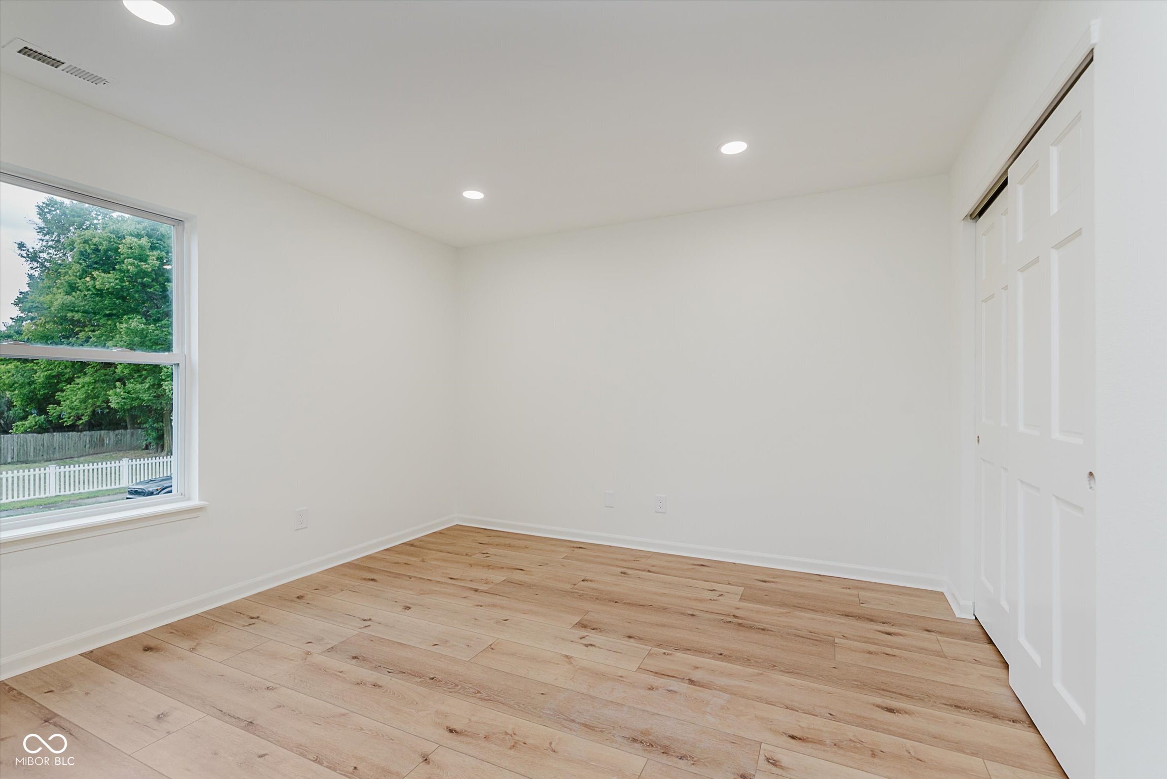 12082 Aldenham Boulevard