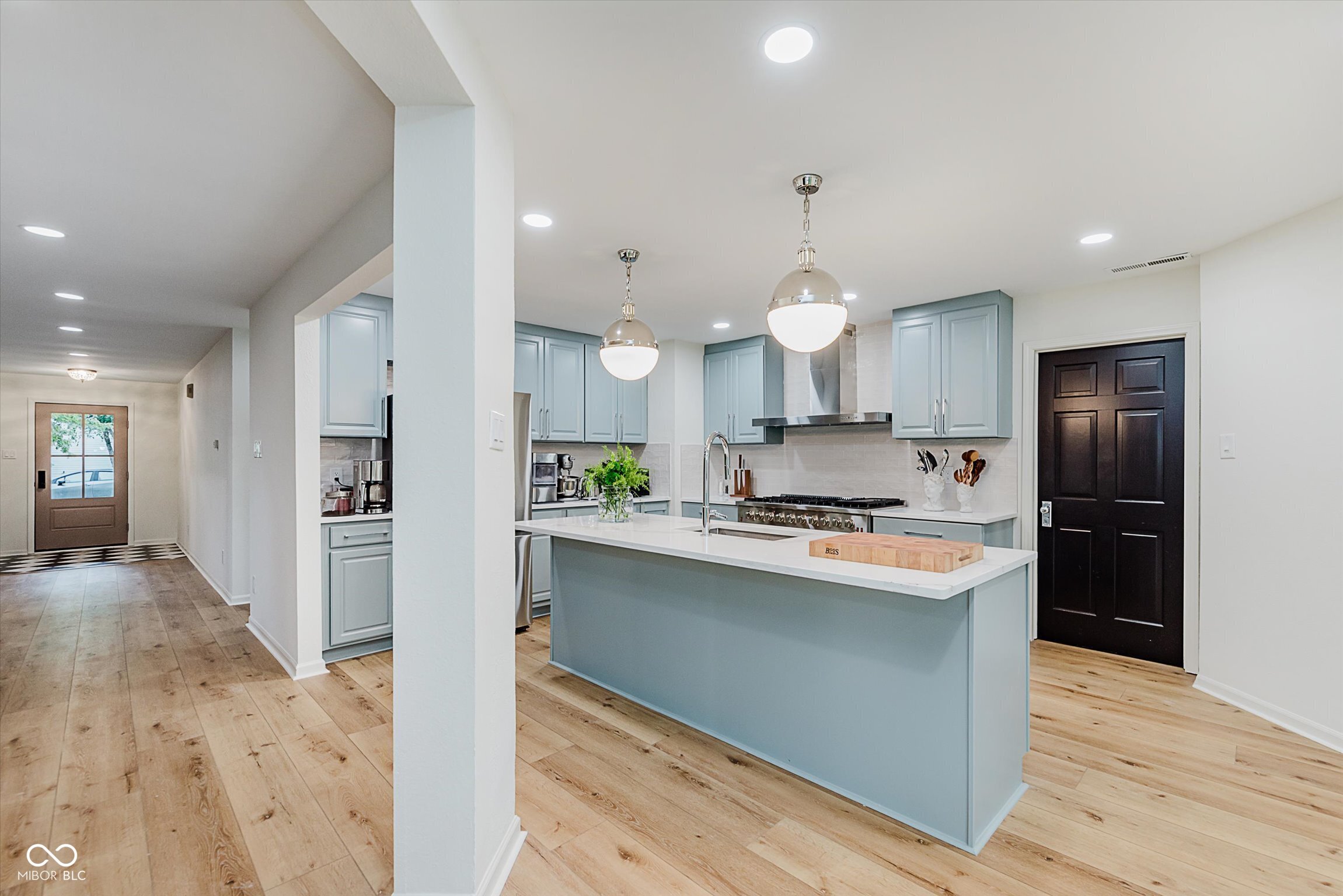 12082 Aldenham Boulevard