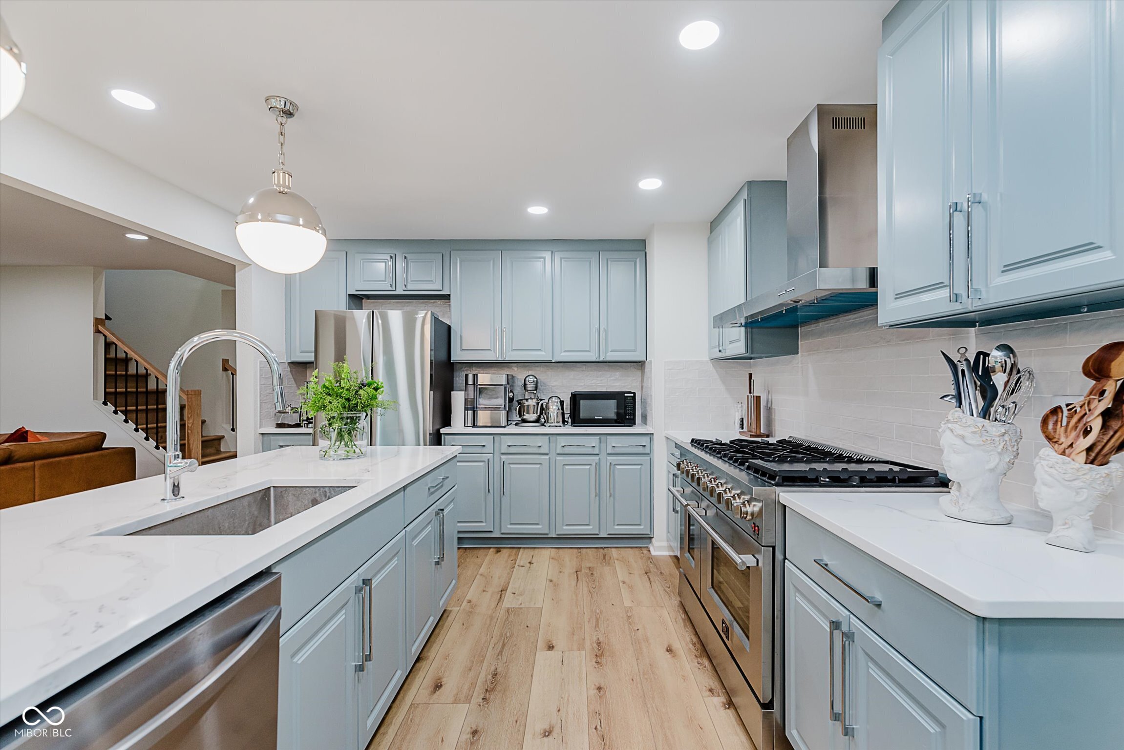 12082 Aldenham Boulevard