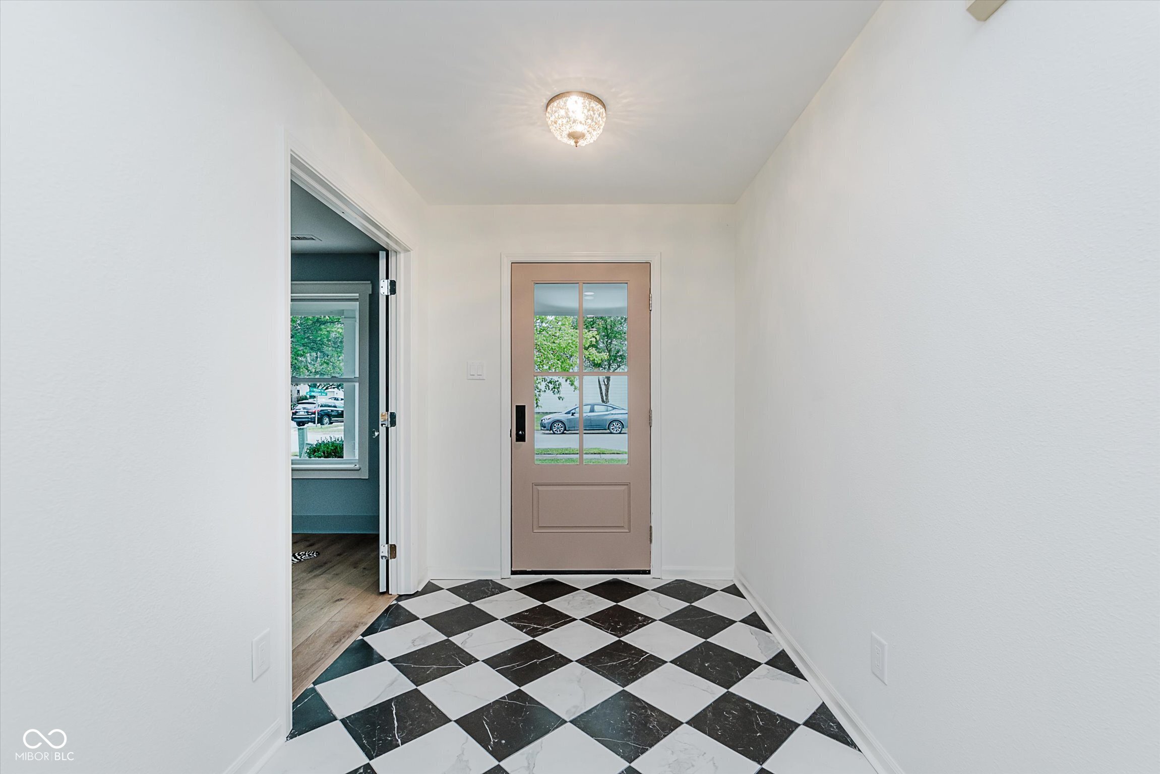 12082 Aldenham Boulevard