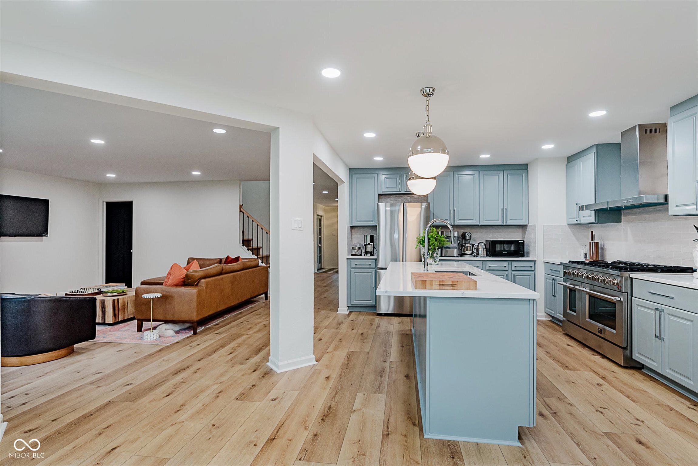 12082 Aldenham Boulevard