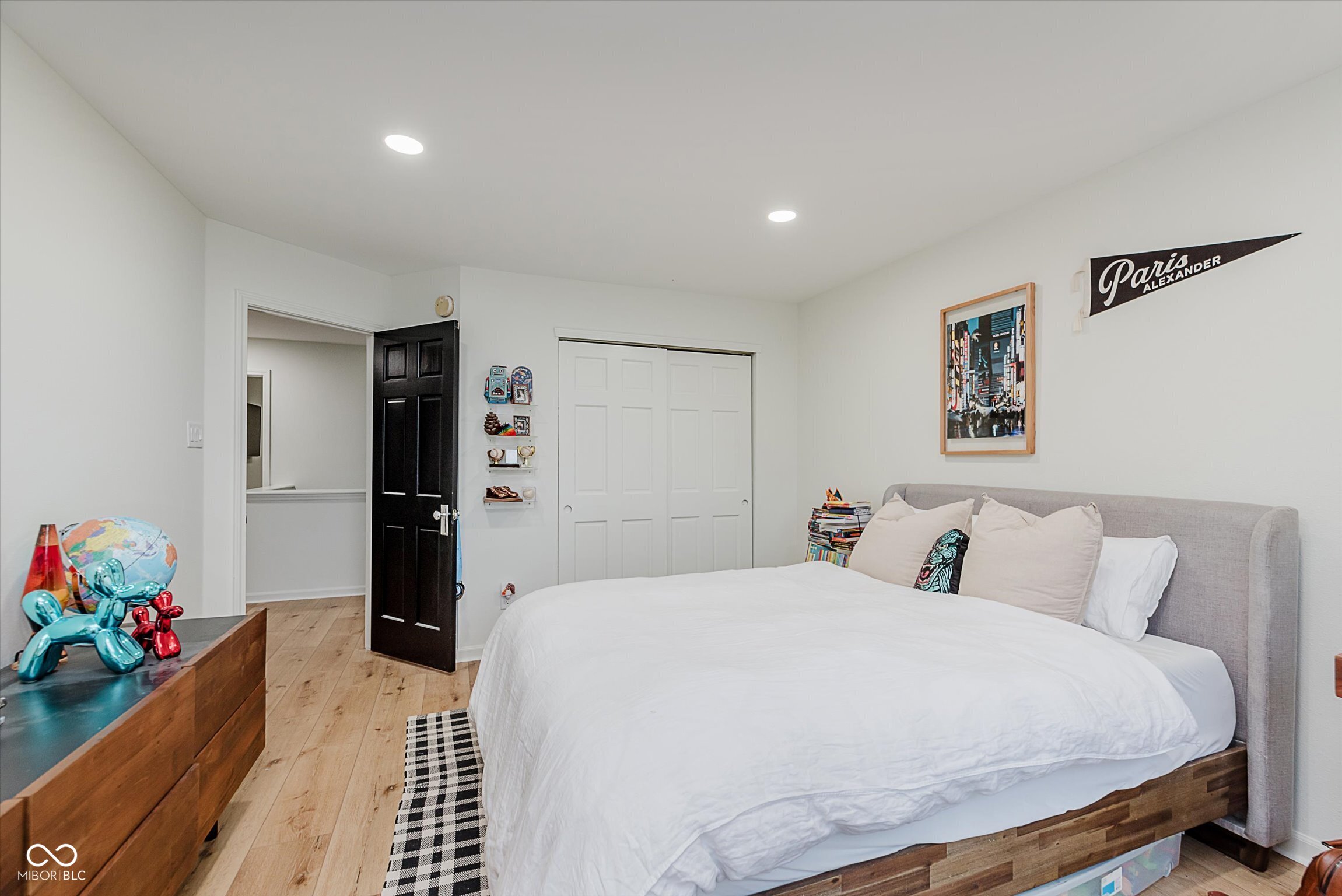 12082 Aldenham Boulevard