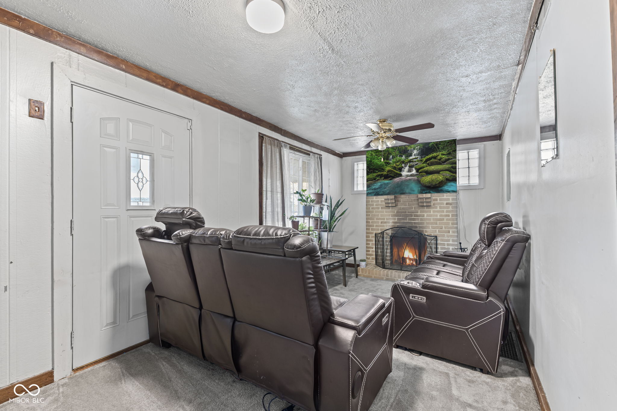 1959 N Graham Avenue