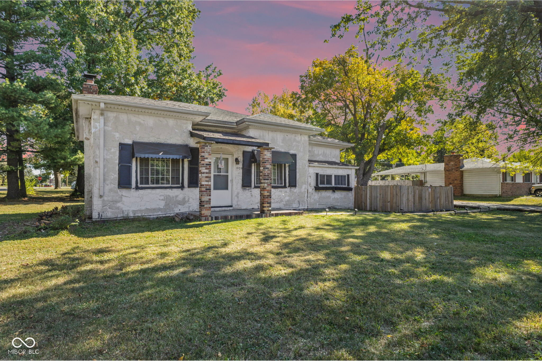 1959 N Graham Avenue