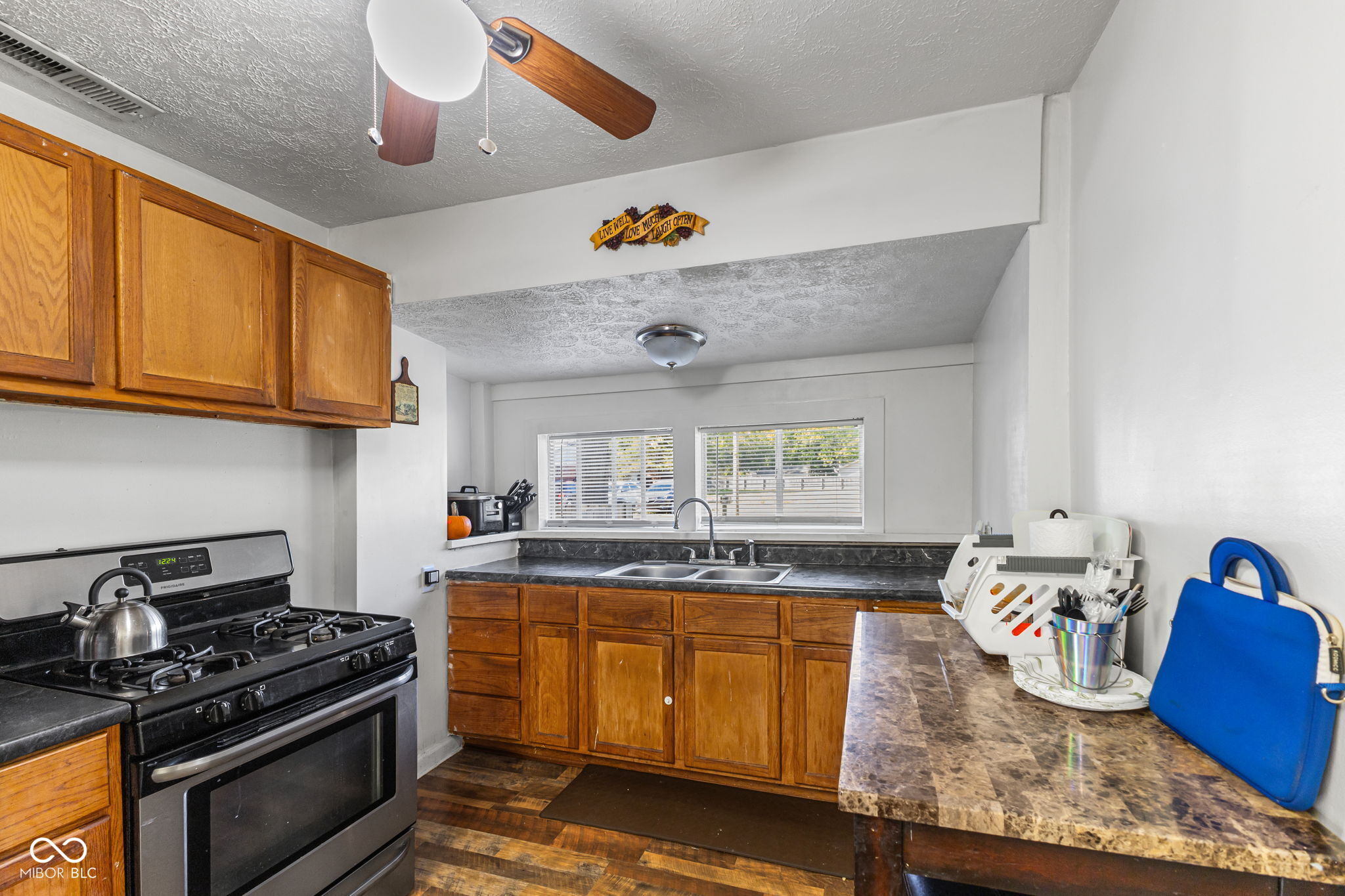 1959 N Graham Avenue