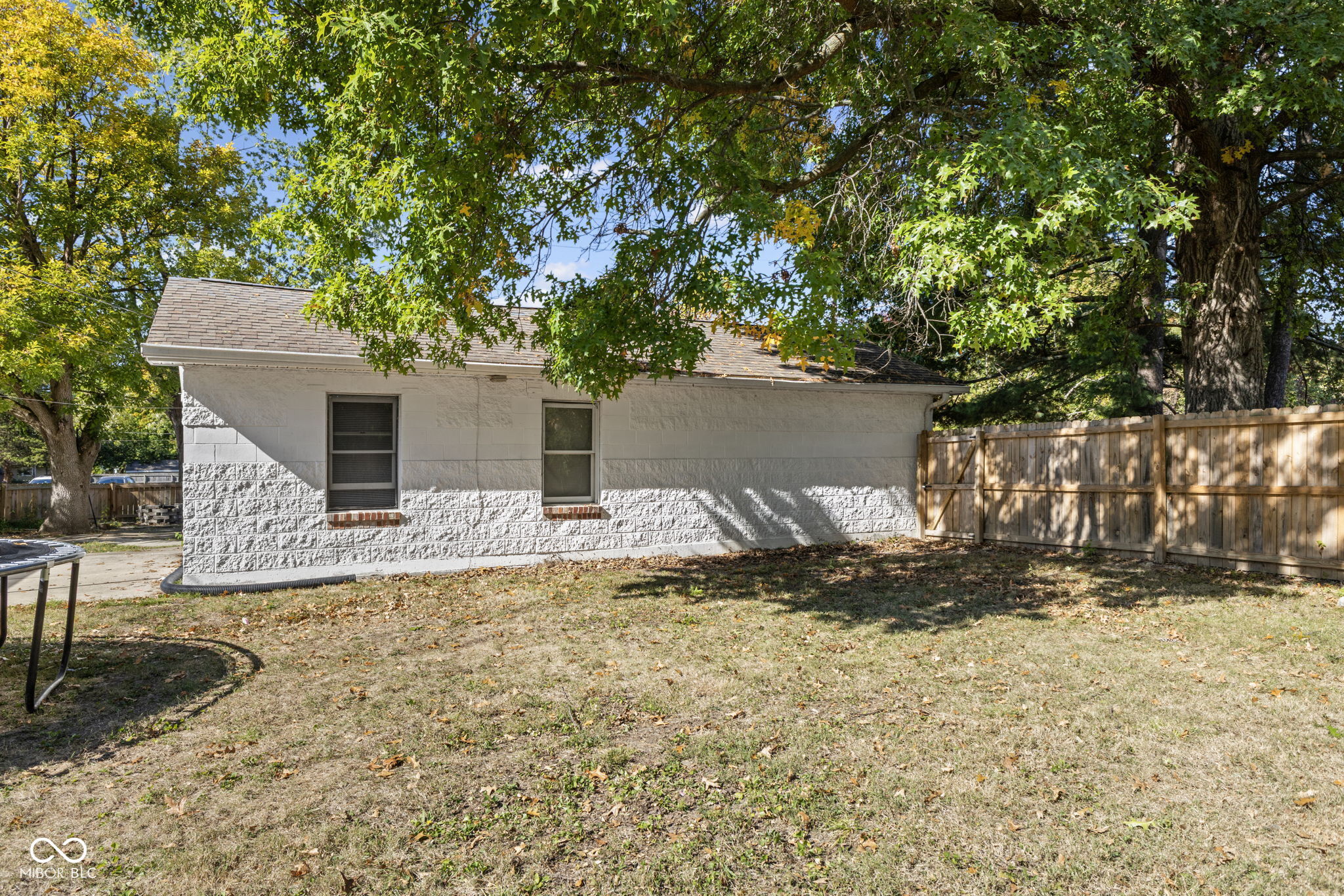 1959 N Graham Avenue