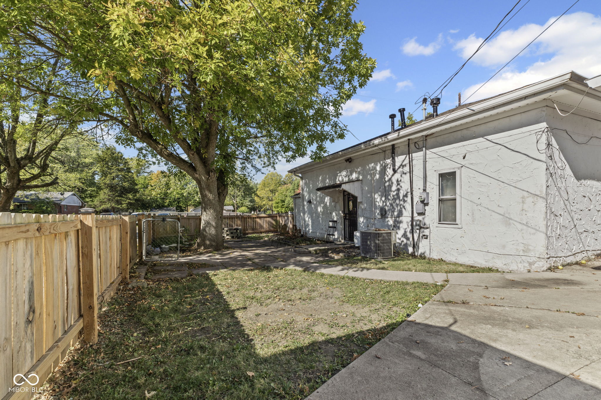 1959 N Graham Avenue