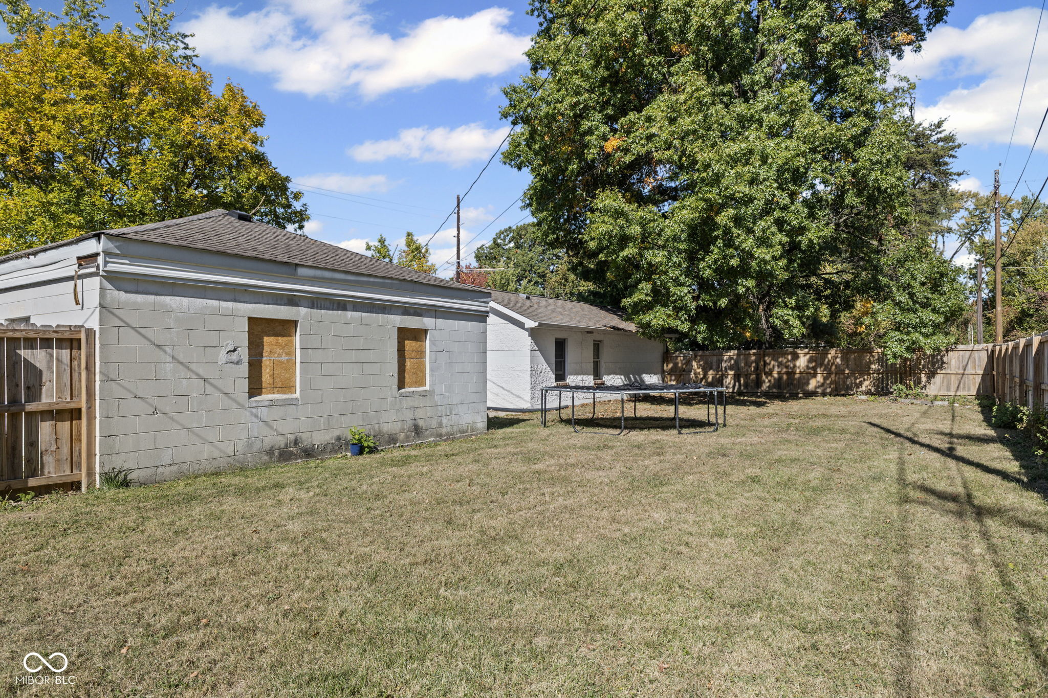 1959 N Graham Avenue