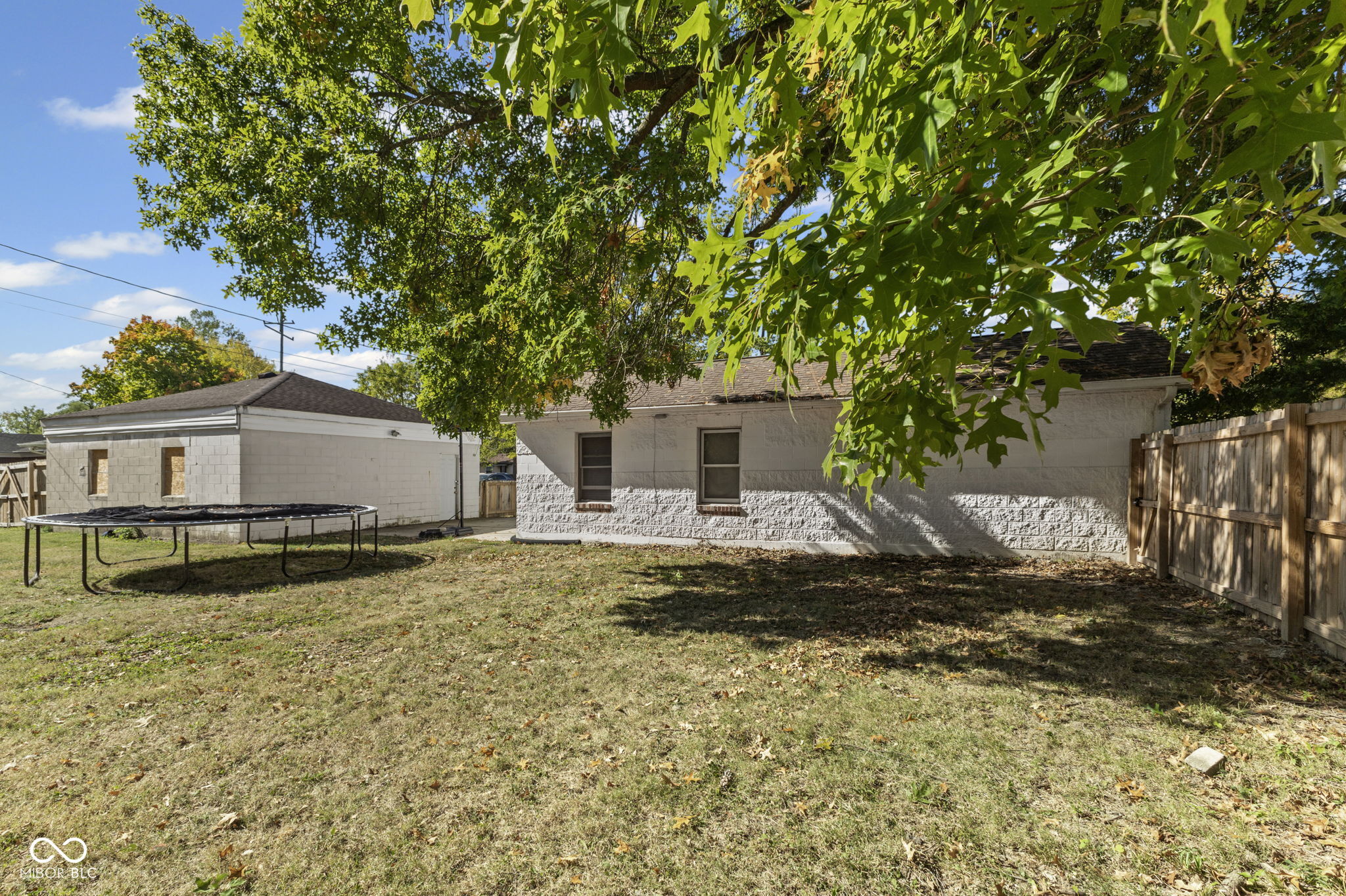 1959 N Graham Avenue