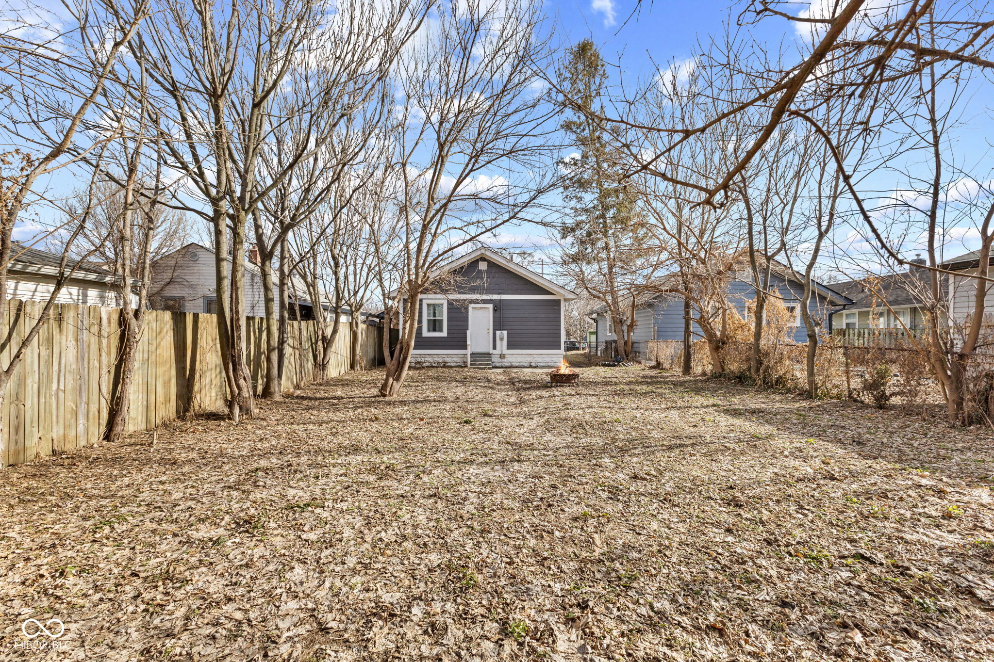 1424 N Gladstone Avenue