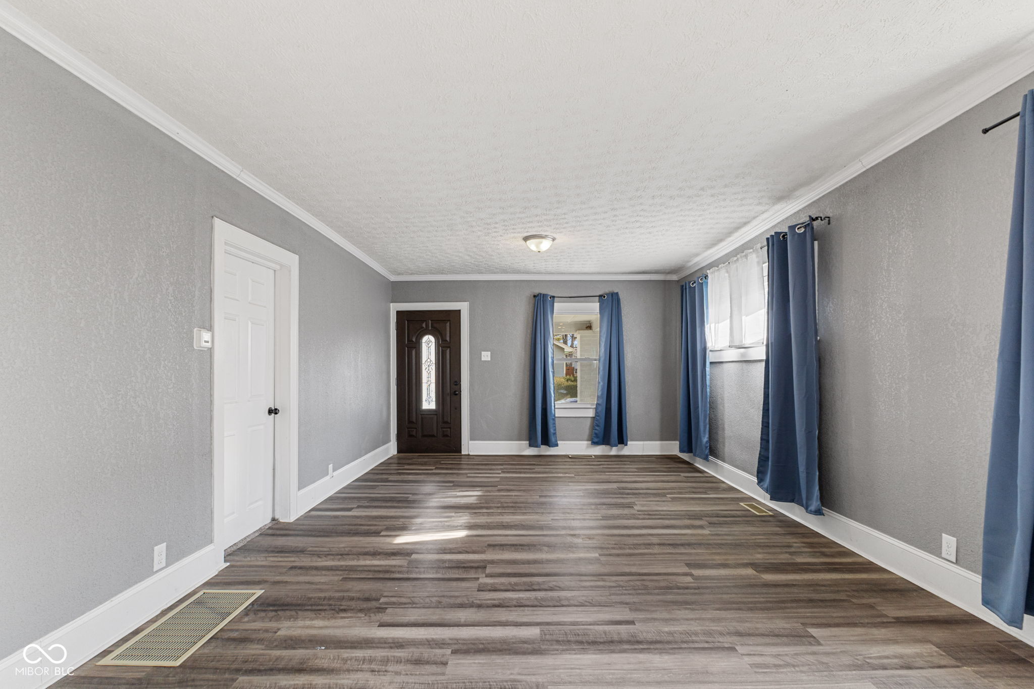 1424 N Gladstone Avenue