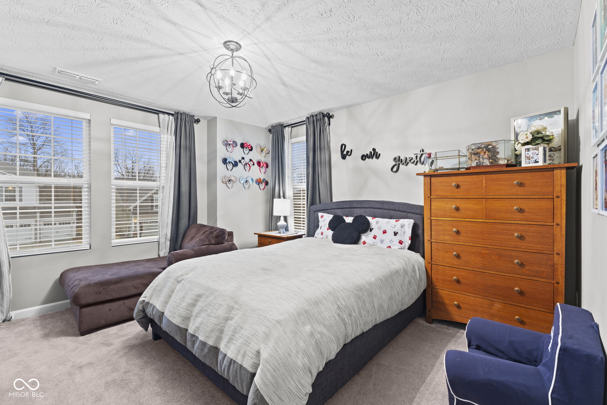 6740 Shooting Star Drive