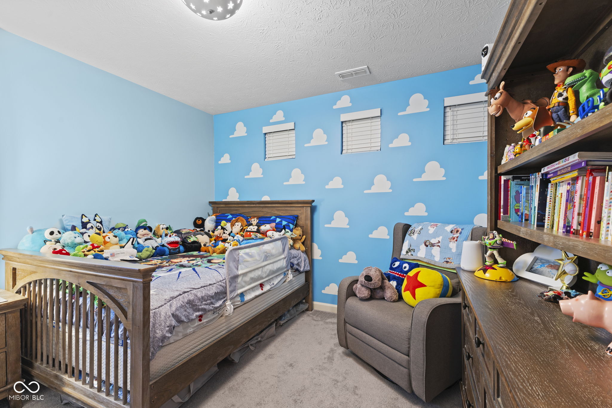 6740 Shooting Star Drive