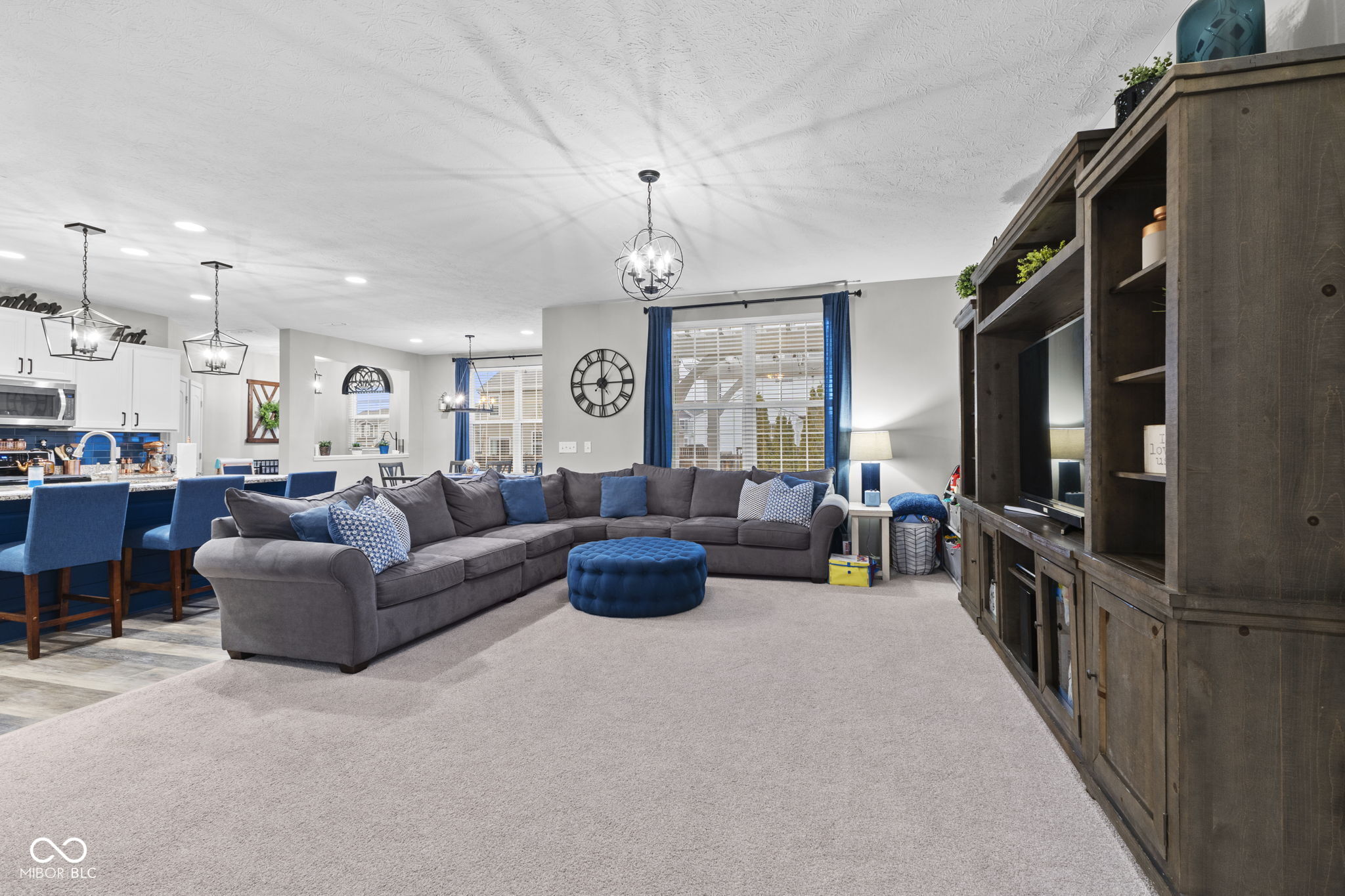 6740 Shooting Star Drive