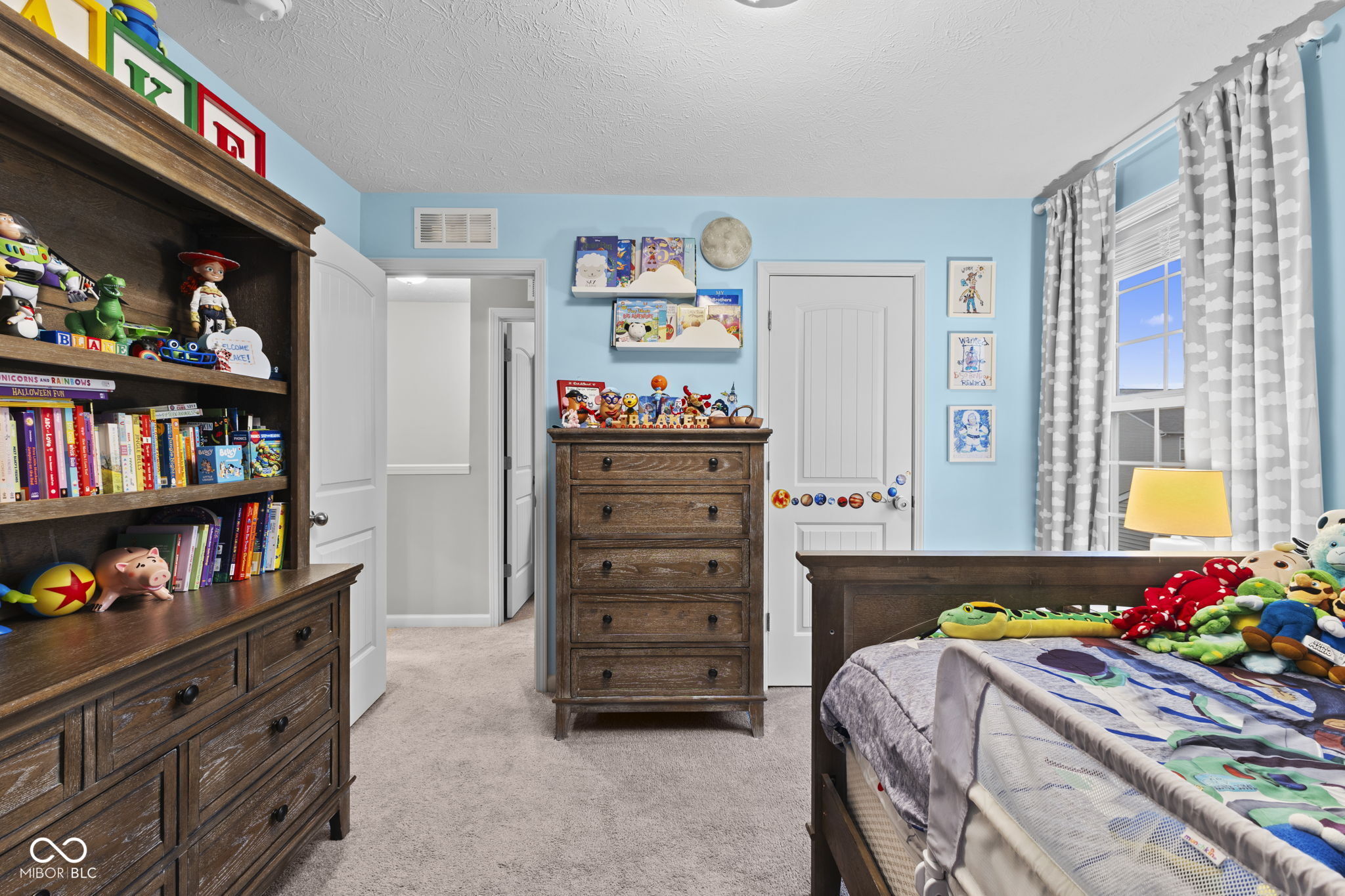 6740 Shooting Star Drive