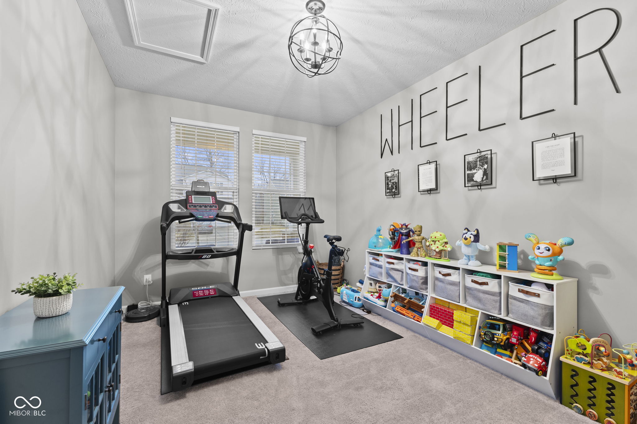 6740 Shooting Star Drive