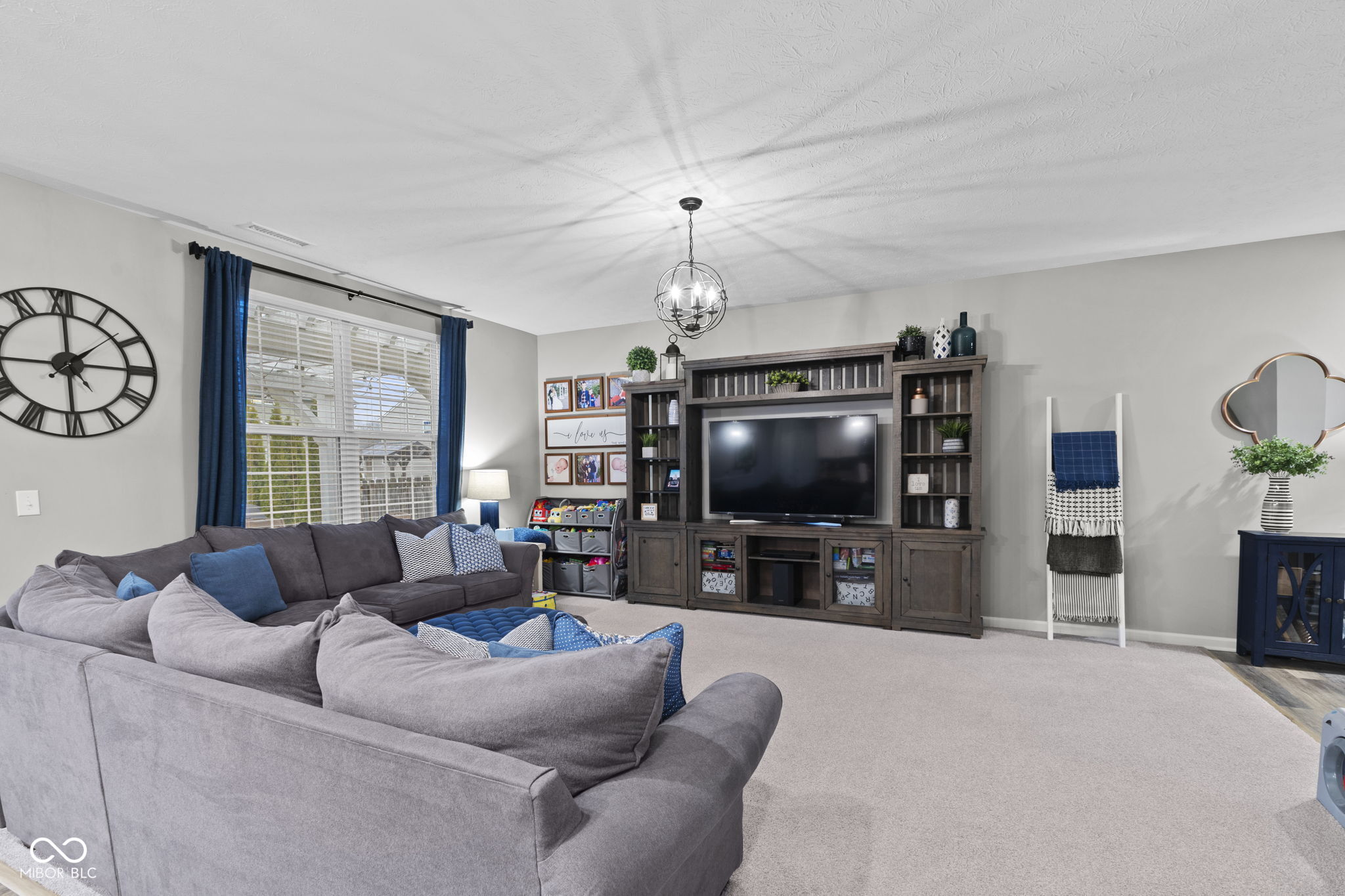 6740 Shooting Star Drive