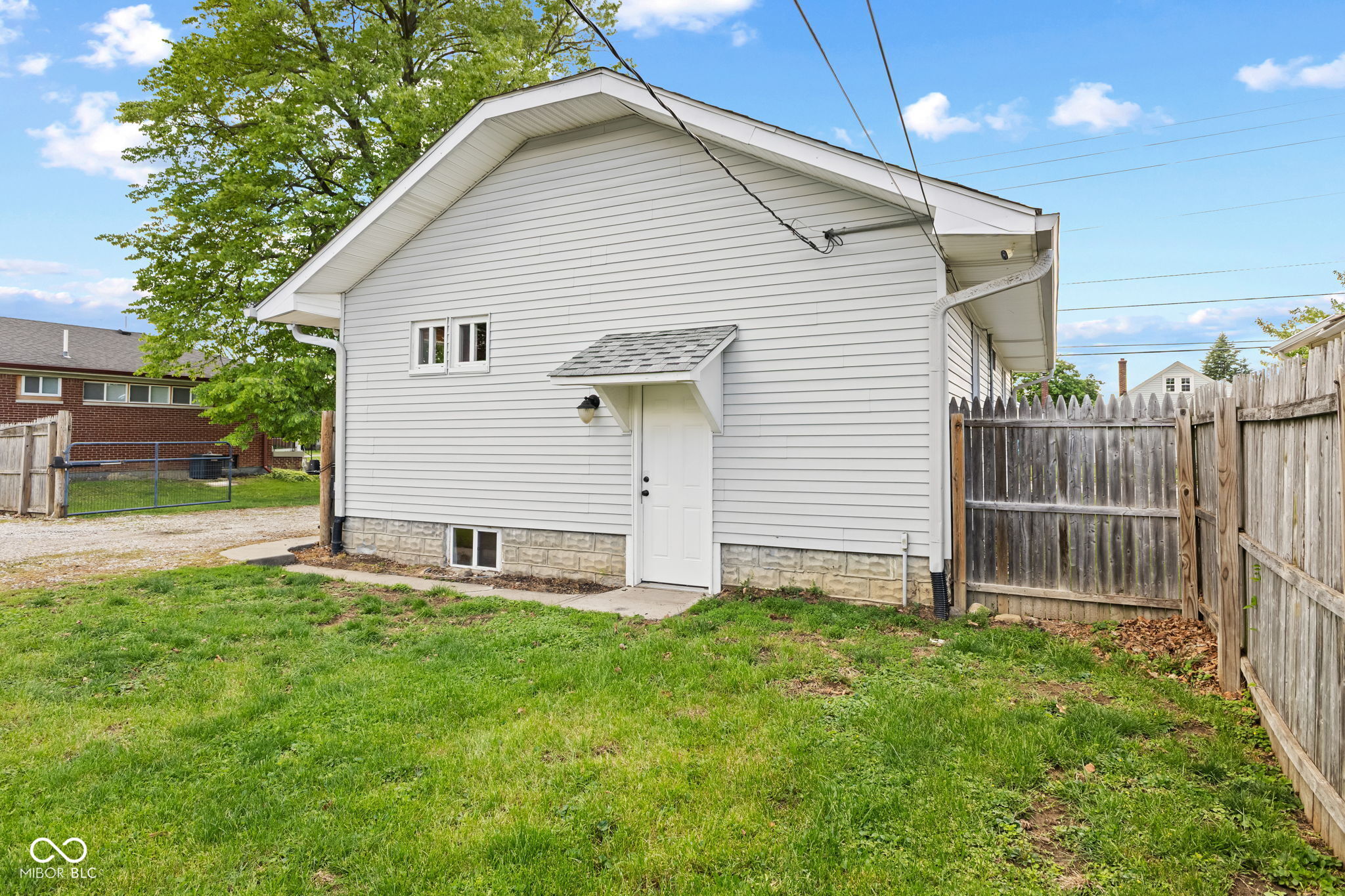 331 N 17th Avenue