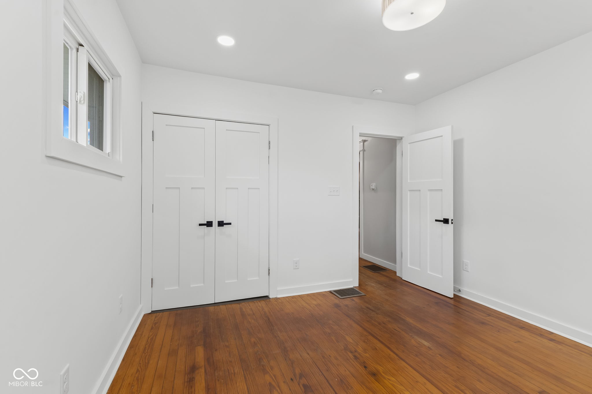 331 N 17th Avenue