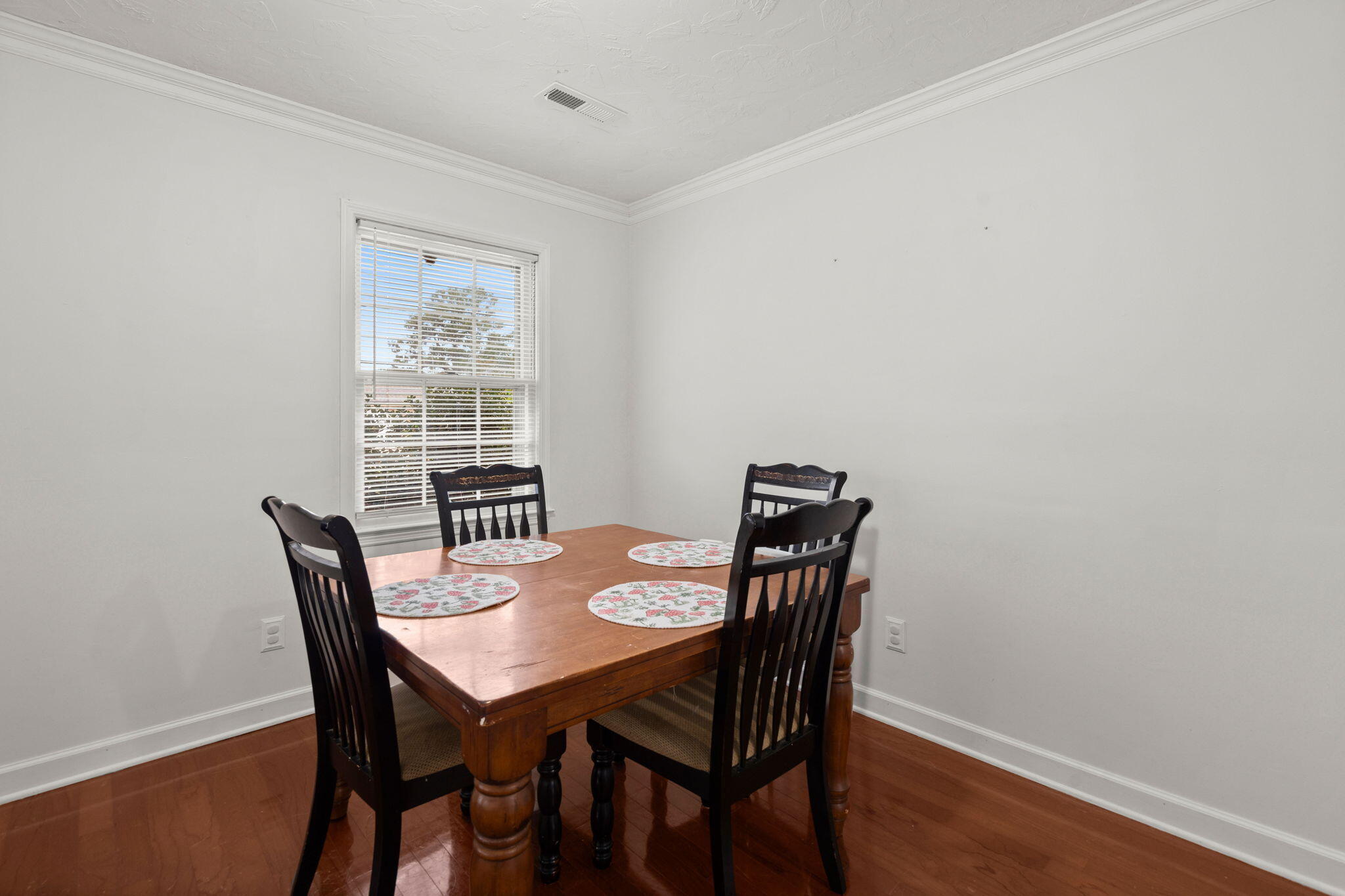 112 Kennington Drive