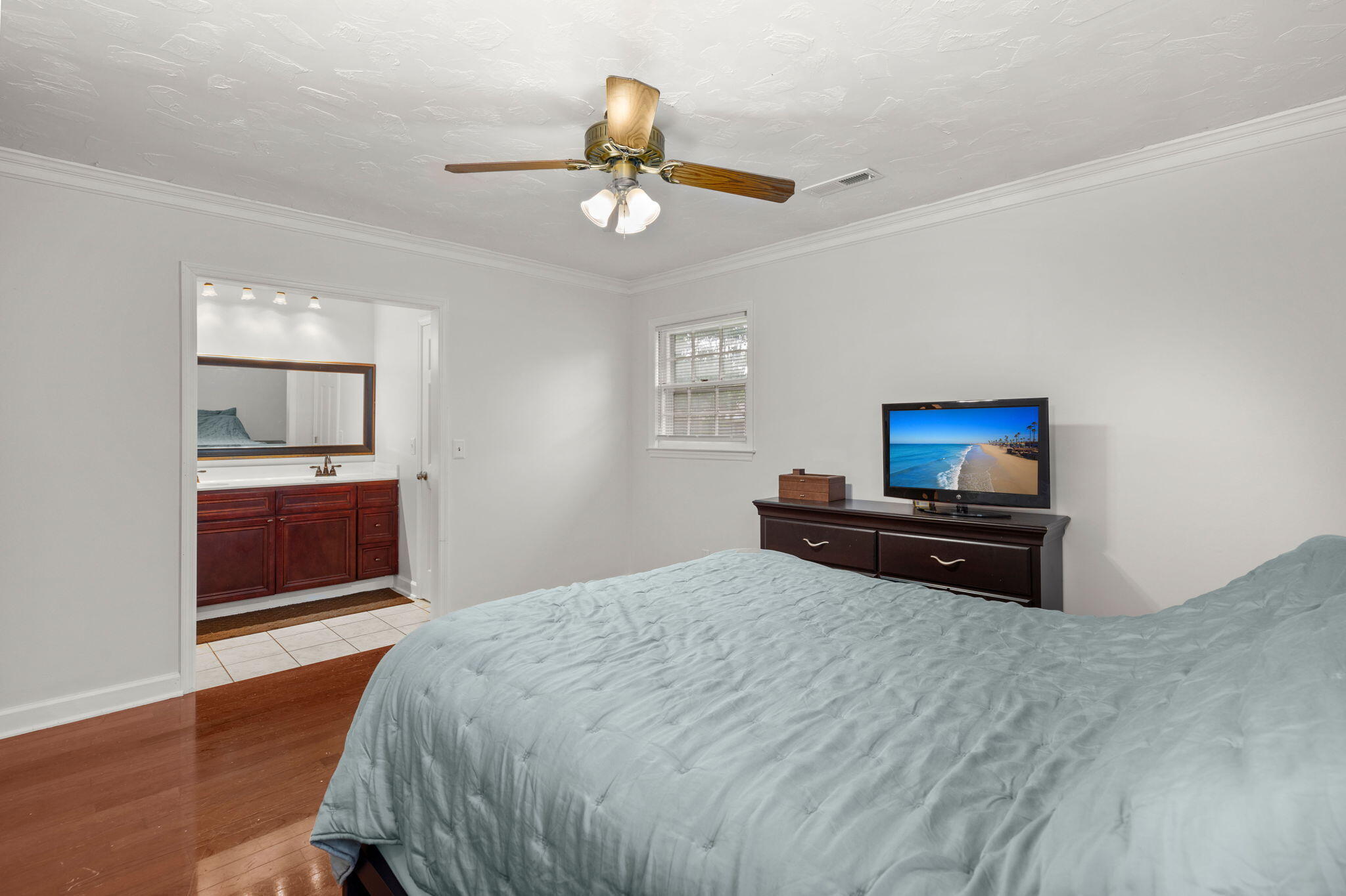 112 Kennington Drive