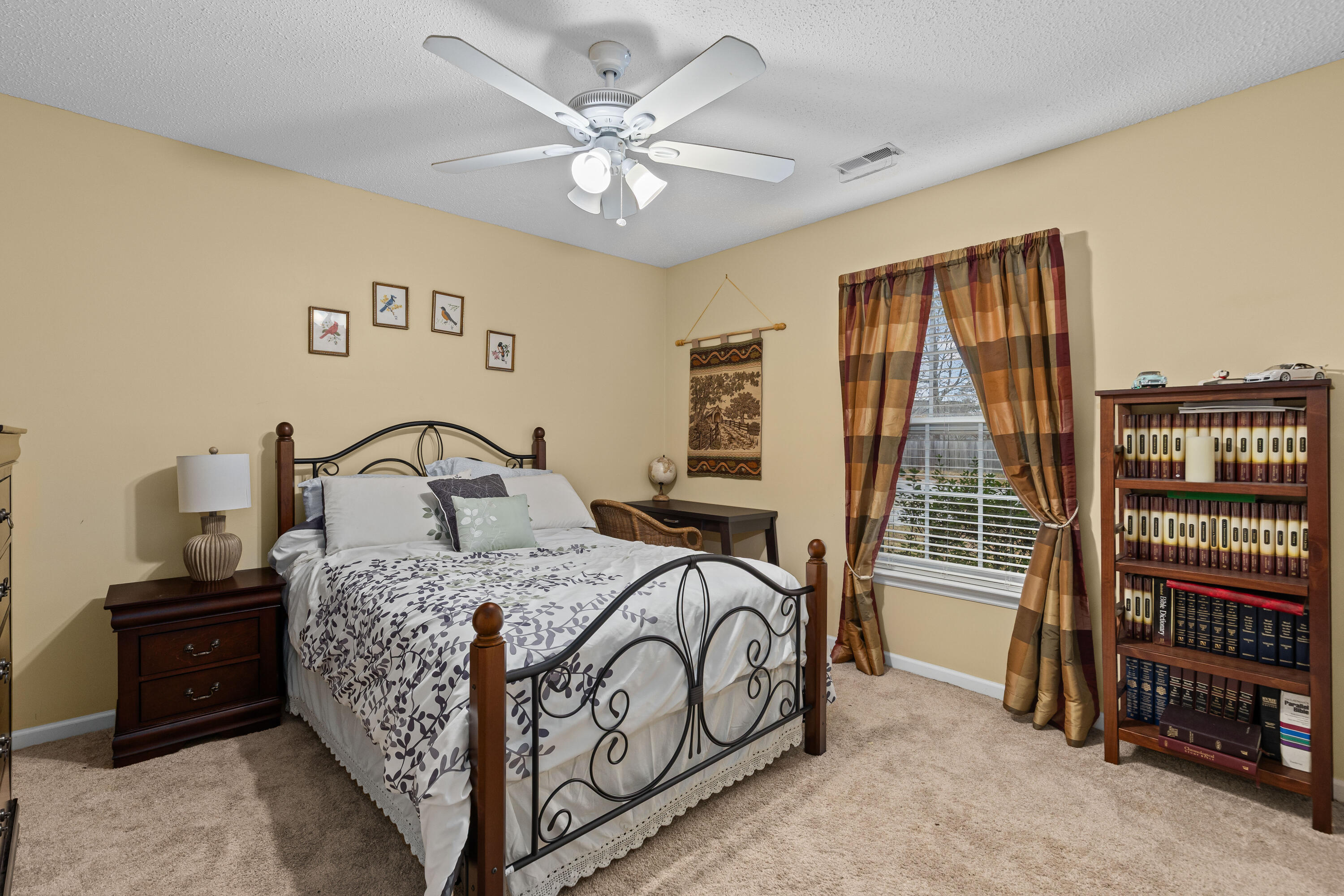 1037 Cobblestone Boulevard