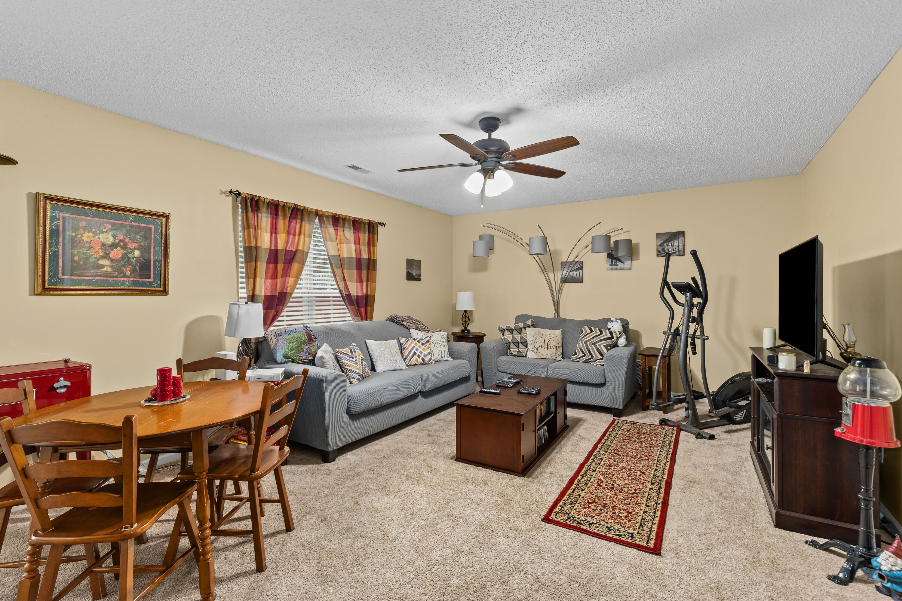 1037 Cobblestone Boulevard